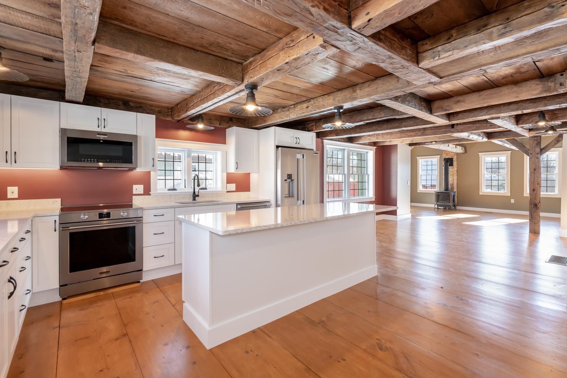 98 Water St, Laconia, NH 03246