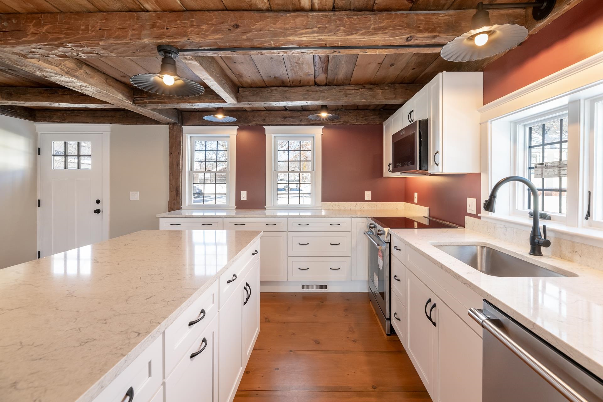 98 Water St, Laconia, NH 03246