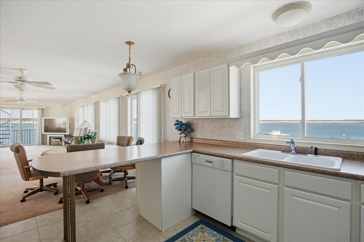 23 River St, Seabrook, NH 03874