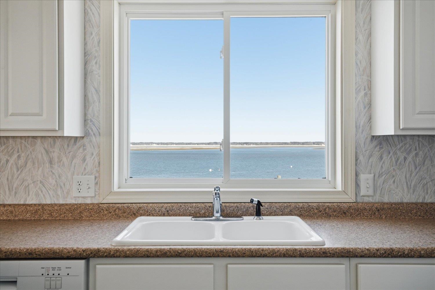 23 River St, Seabrook, NH 03874