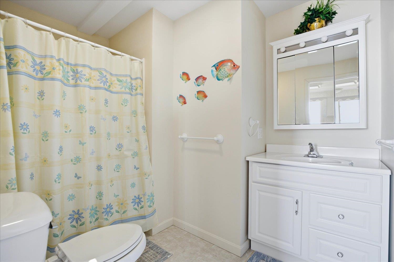 23 River St, Seabrook, NH 03874