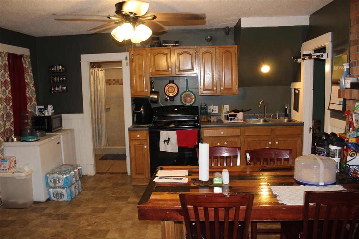 110 Lafayette St, Claremont, NH 03743