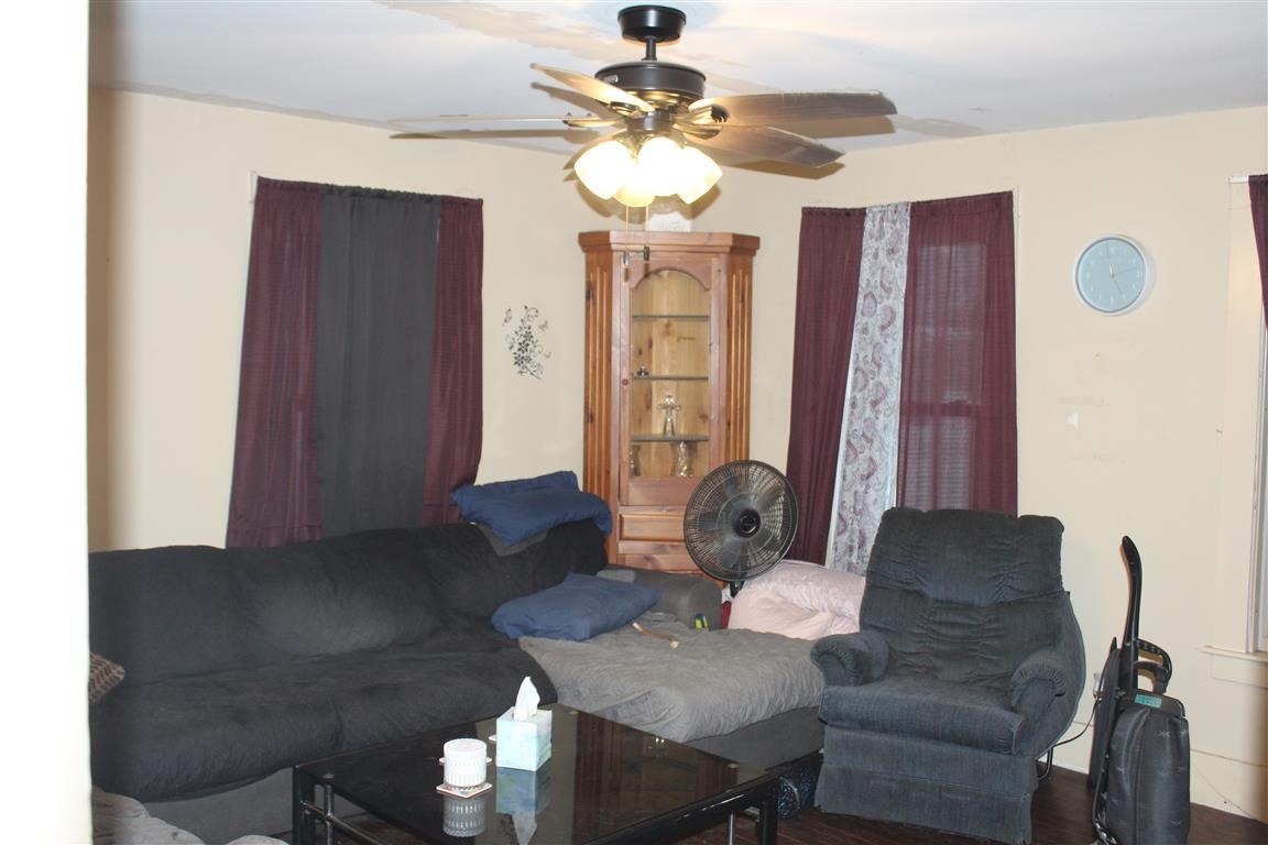 110 Lafayette St, Claremont, NH 03743