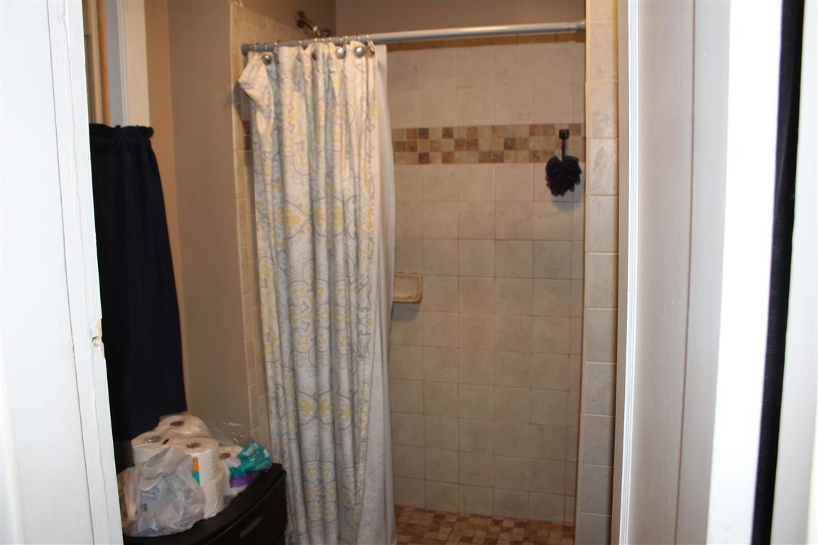 110 Lafayette St, Claremont, NH 03743