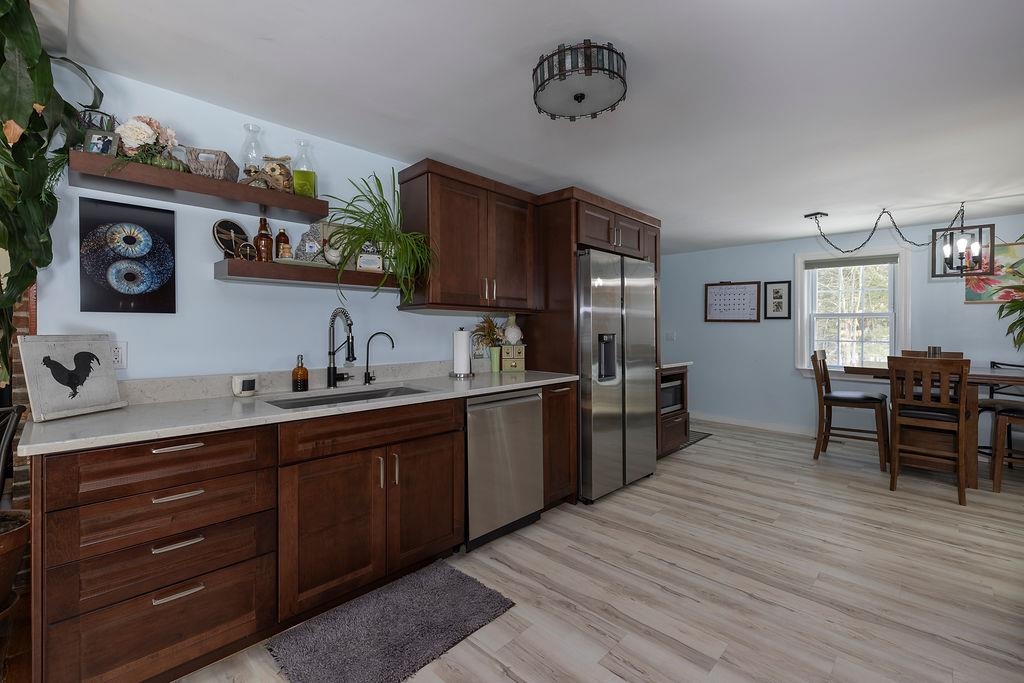 20 Fairgrounds Rd, Bradford, NH 03221