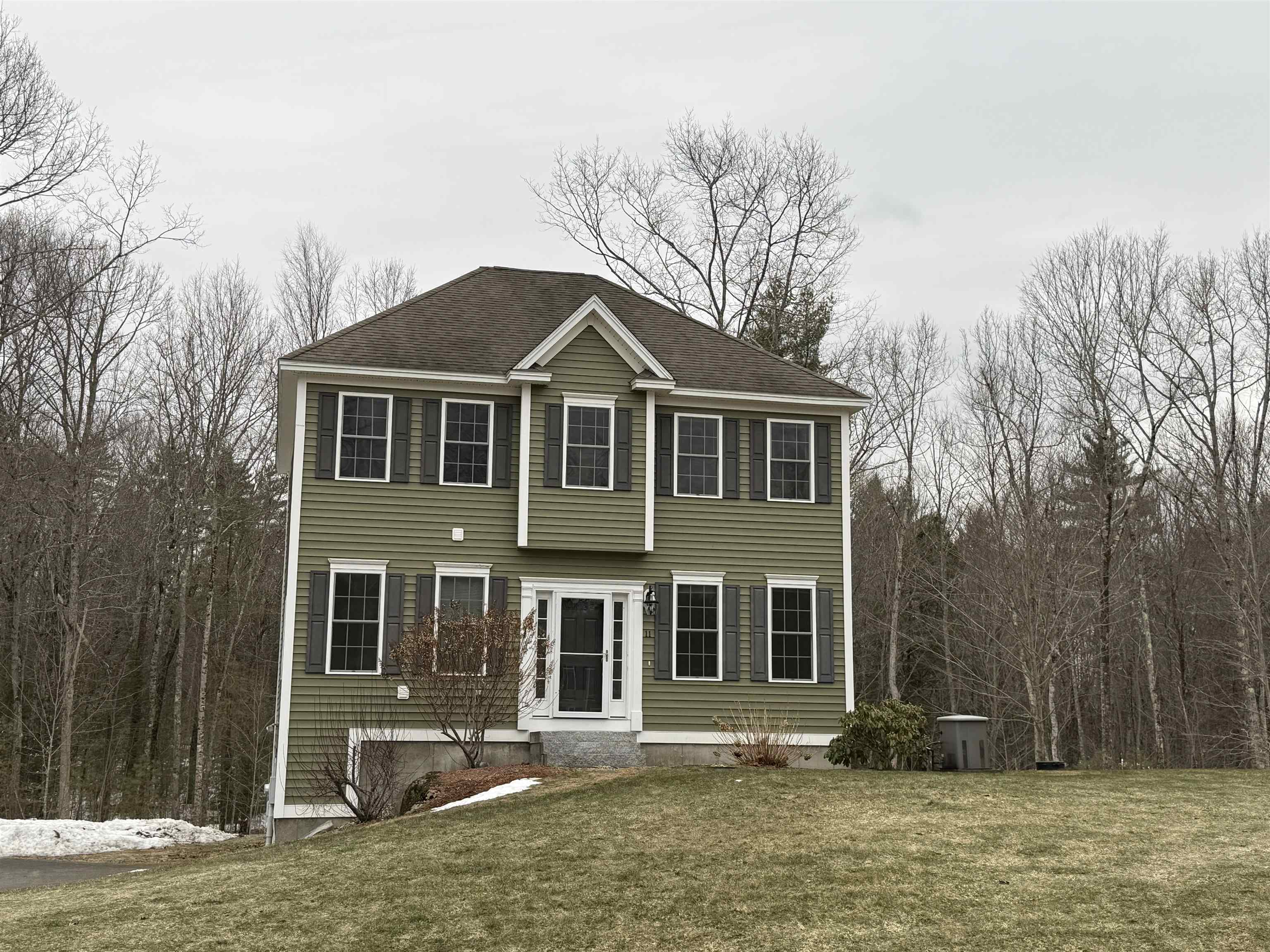 11 Gable Dr, Epping, NH 03042