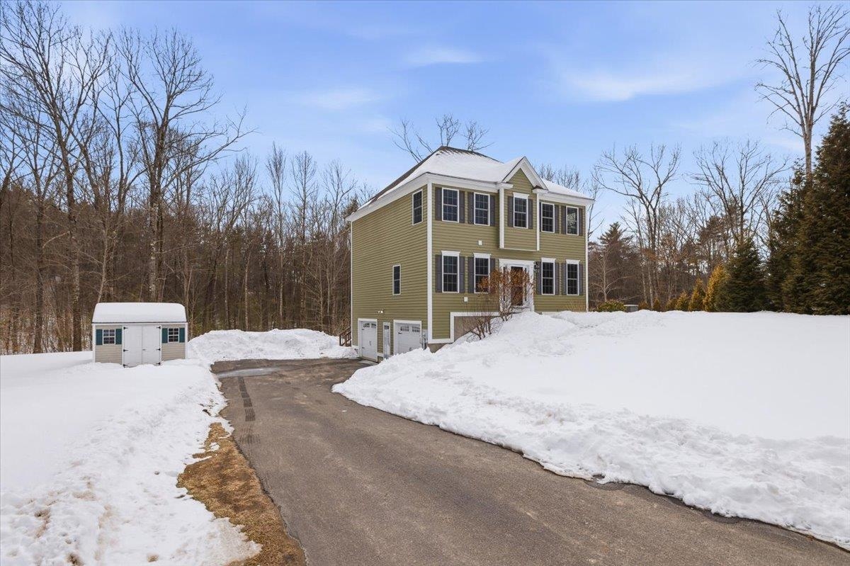 11 Gable Dr, Epping, NH 03042