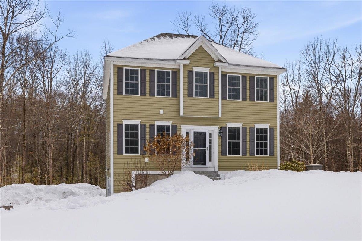 11 Gable Dr, Epping, NH 03042