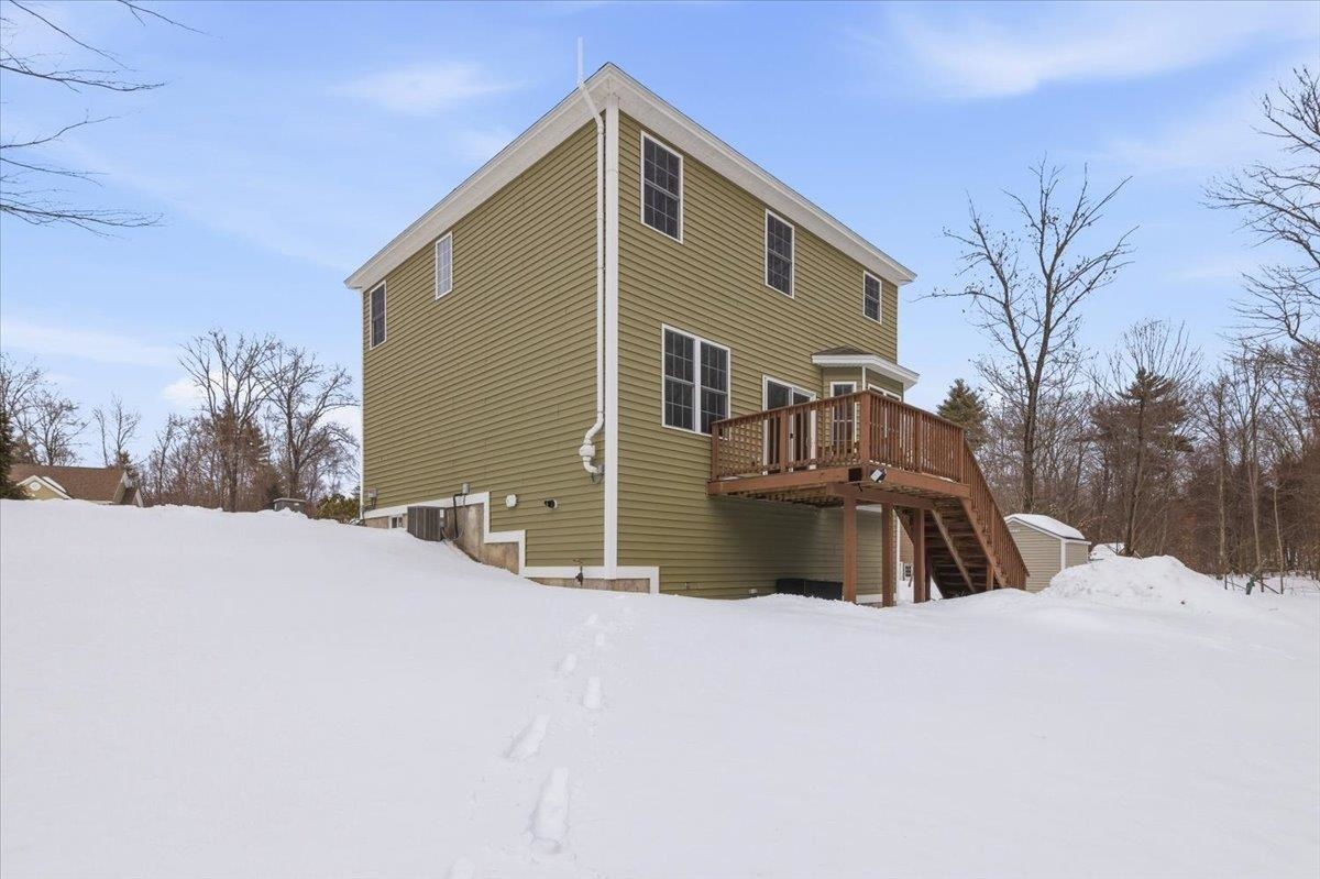 11 Gable Dr, Epping, NH 03042