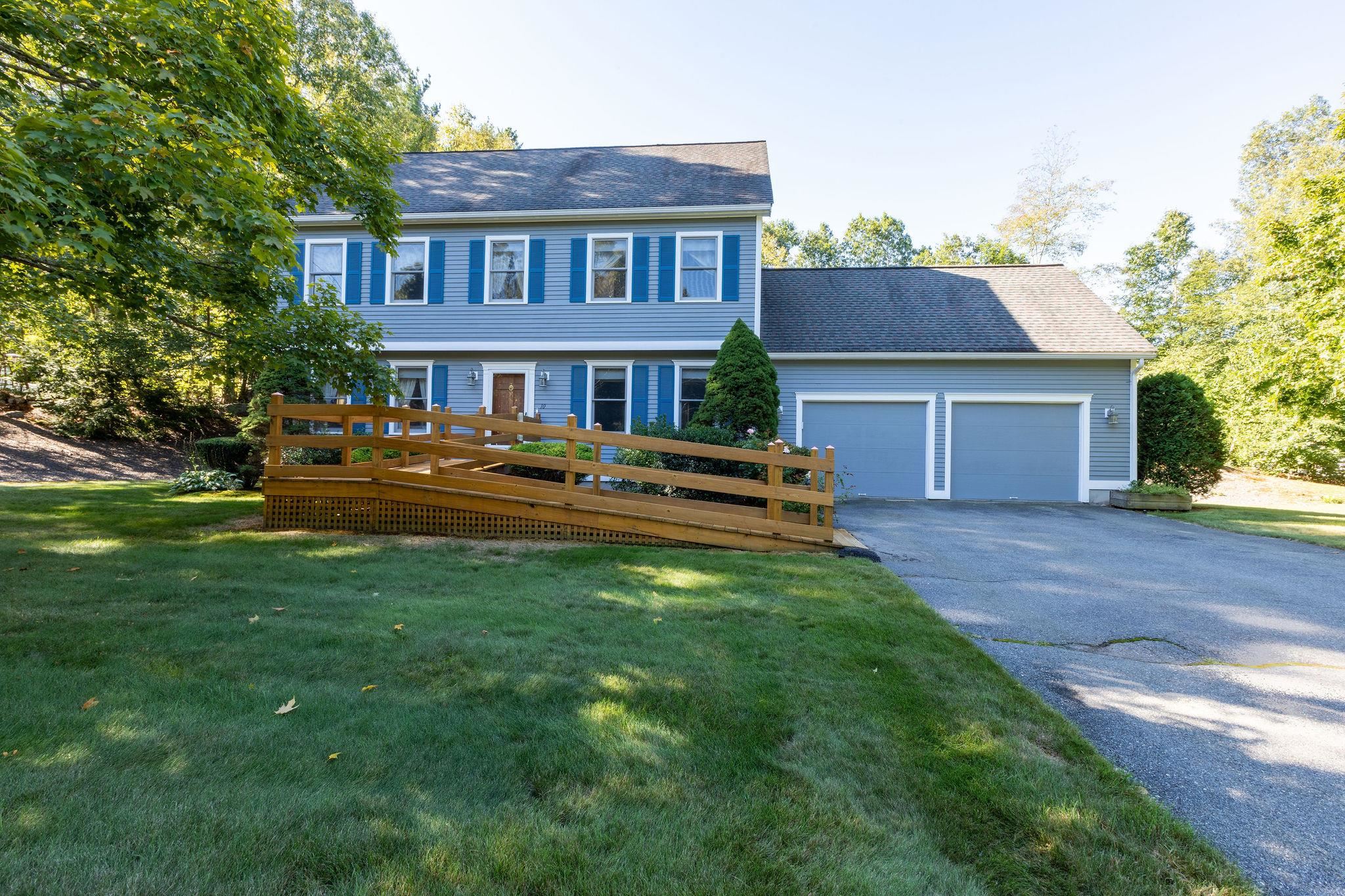 Photo of 10 Lund Drive Hudson NH 03051