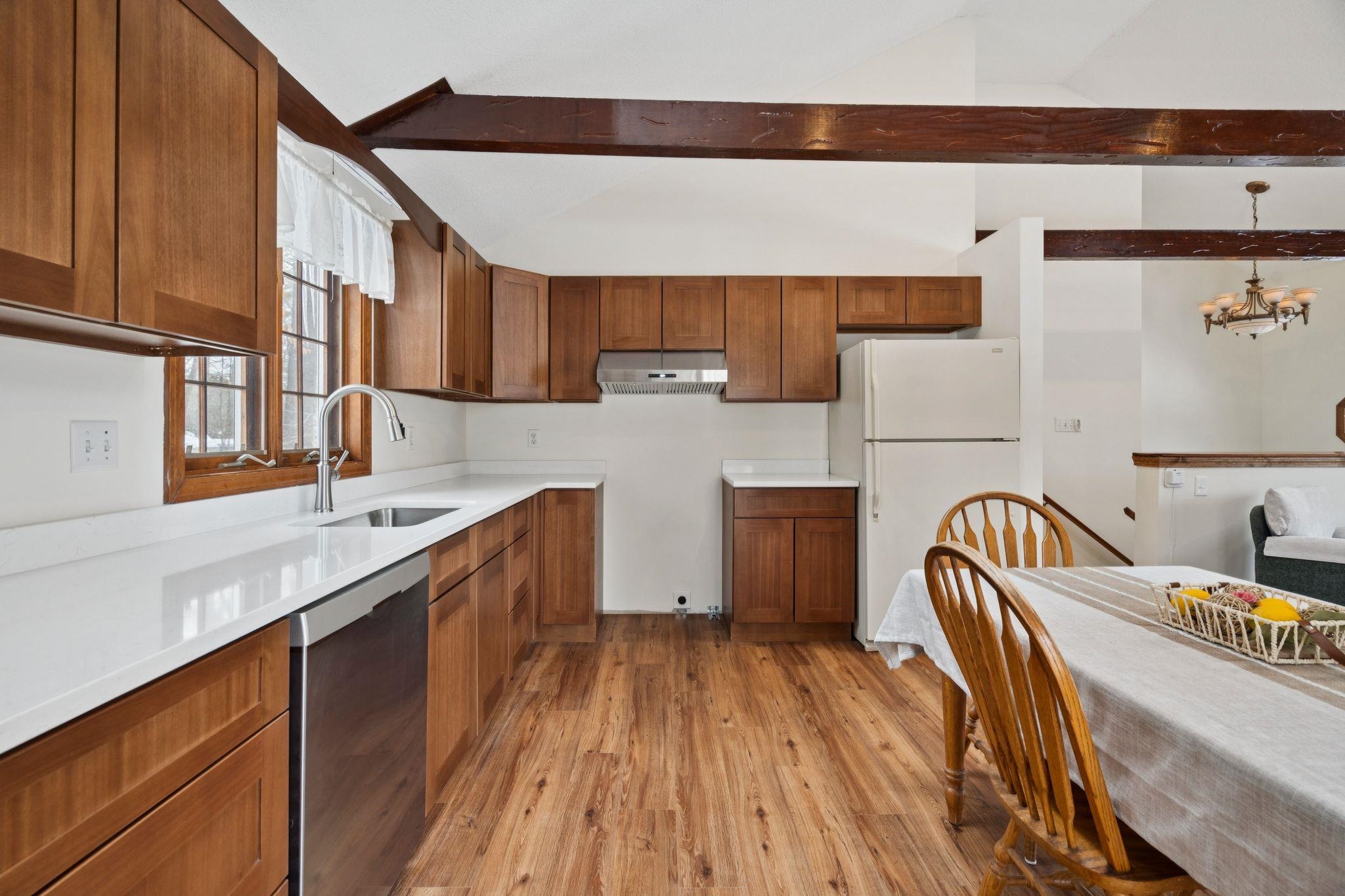 115 Lakeshore Dr, Middleton, NH 03887