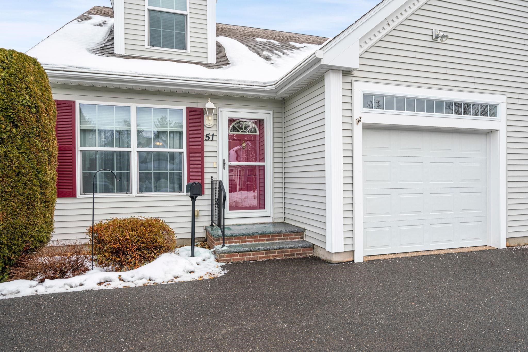 51 Brookview Rd, Windham, NH 03087