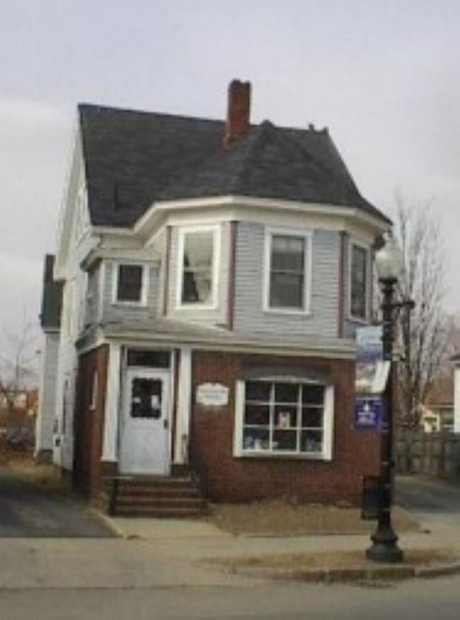 18 Wakefield St, Rochester, NH 06867