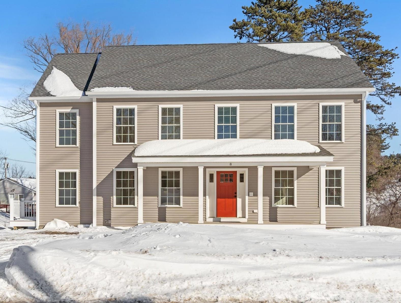 8 Meadowbrook Dr, Nashua, NH 03062