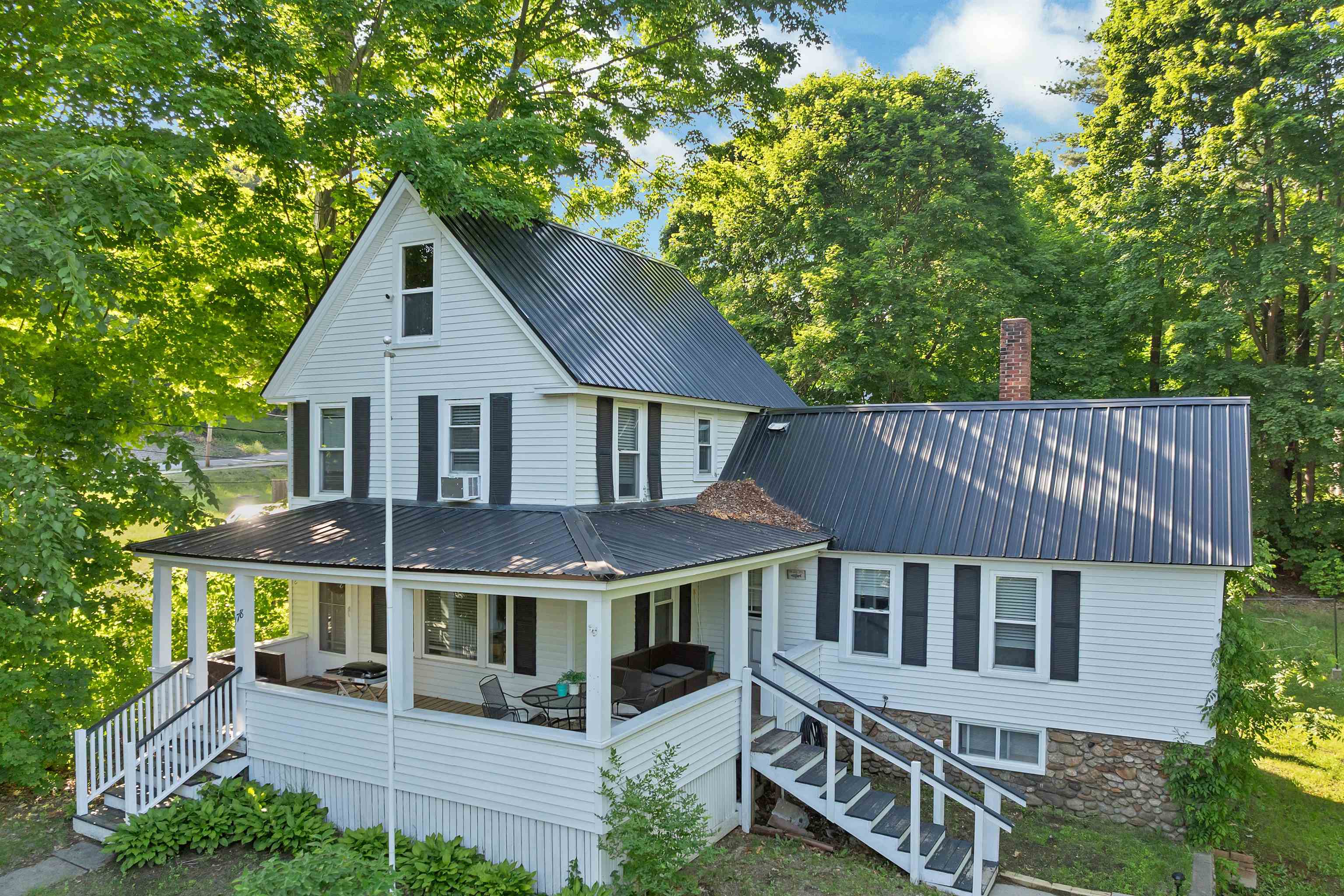 178 School St, Laconia, NH 03246