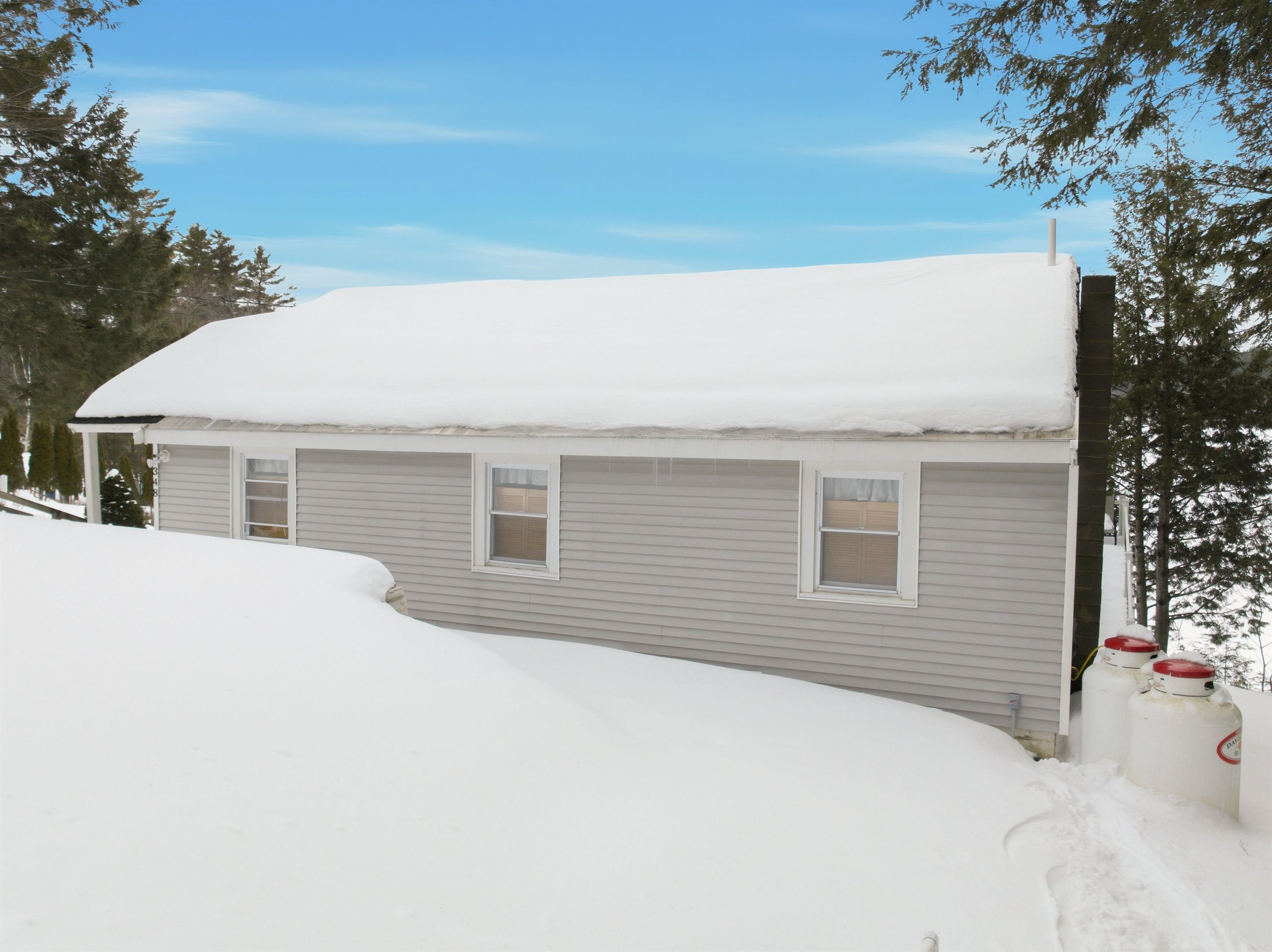 348 Hemlock Dr, Gilmanton, NH 03267