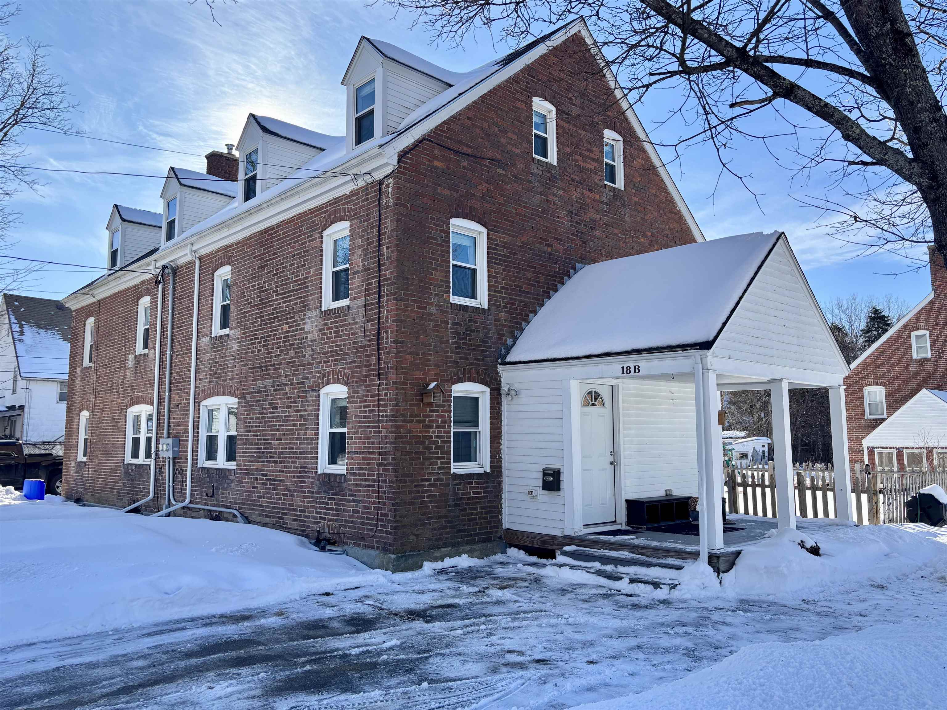 18 Beech Street #B, Newmarket, NH 03857