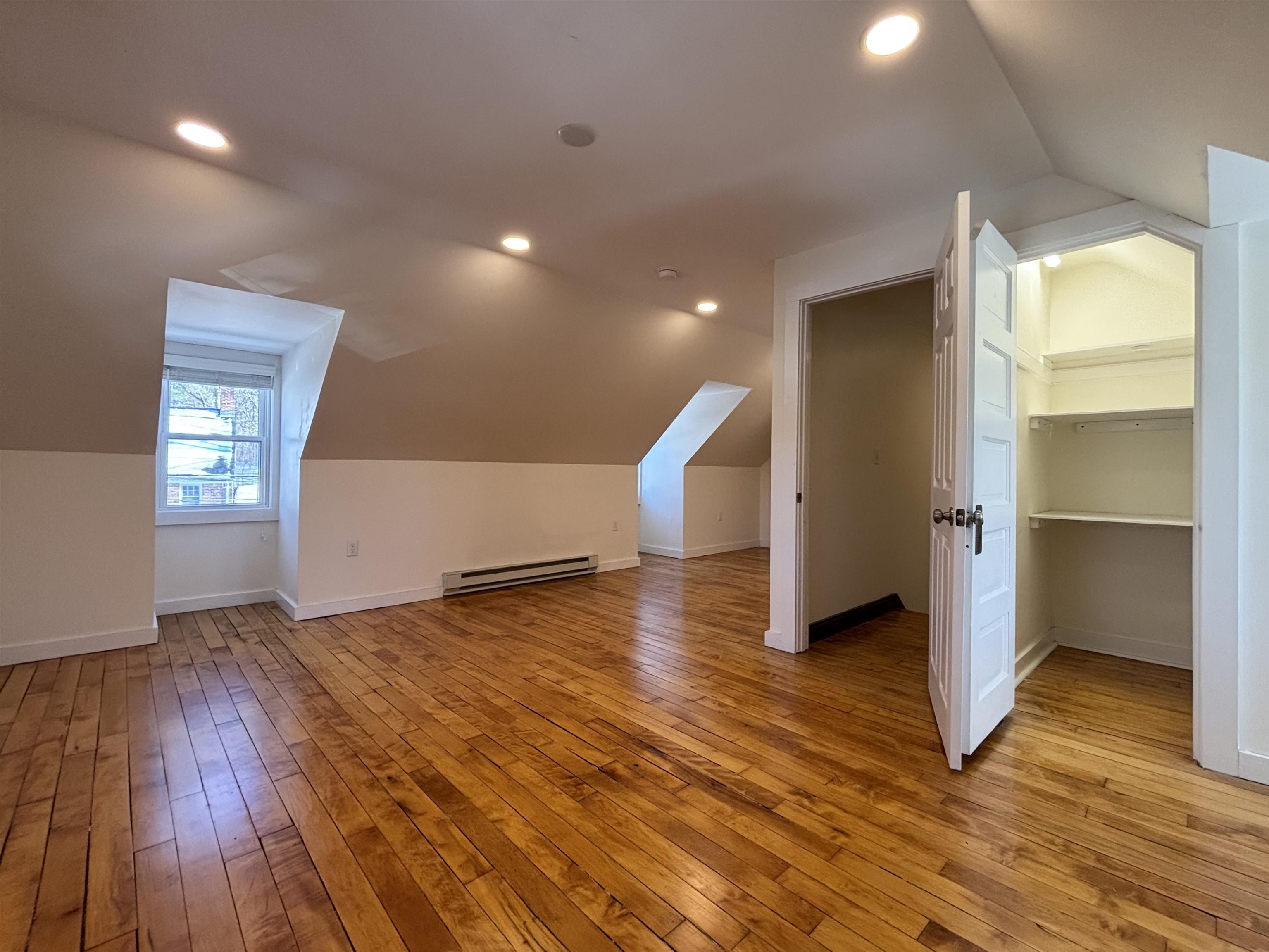 18 Beech St, Newmarket, NH 03857