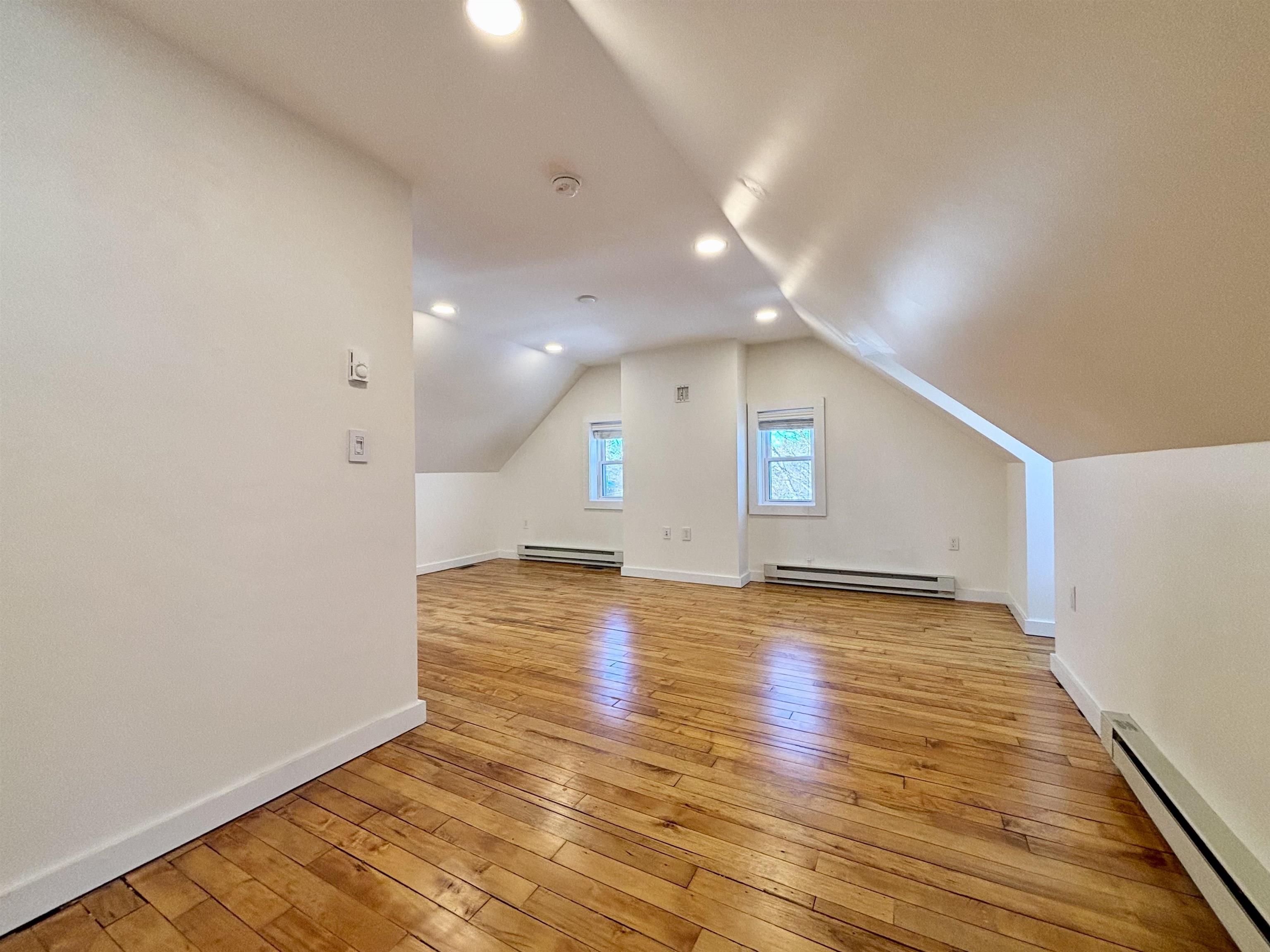 18 Beech St, Newmarket, NH 03857