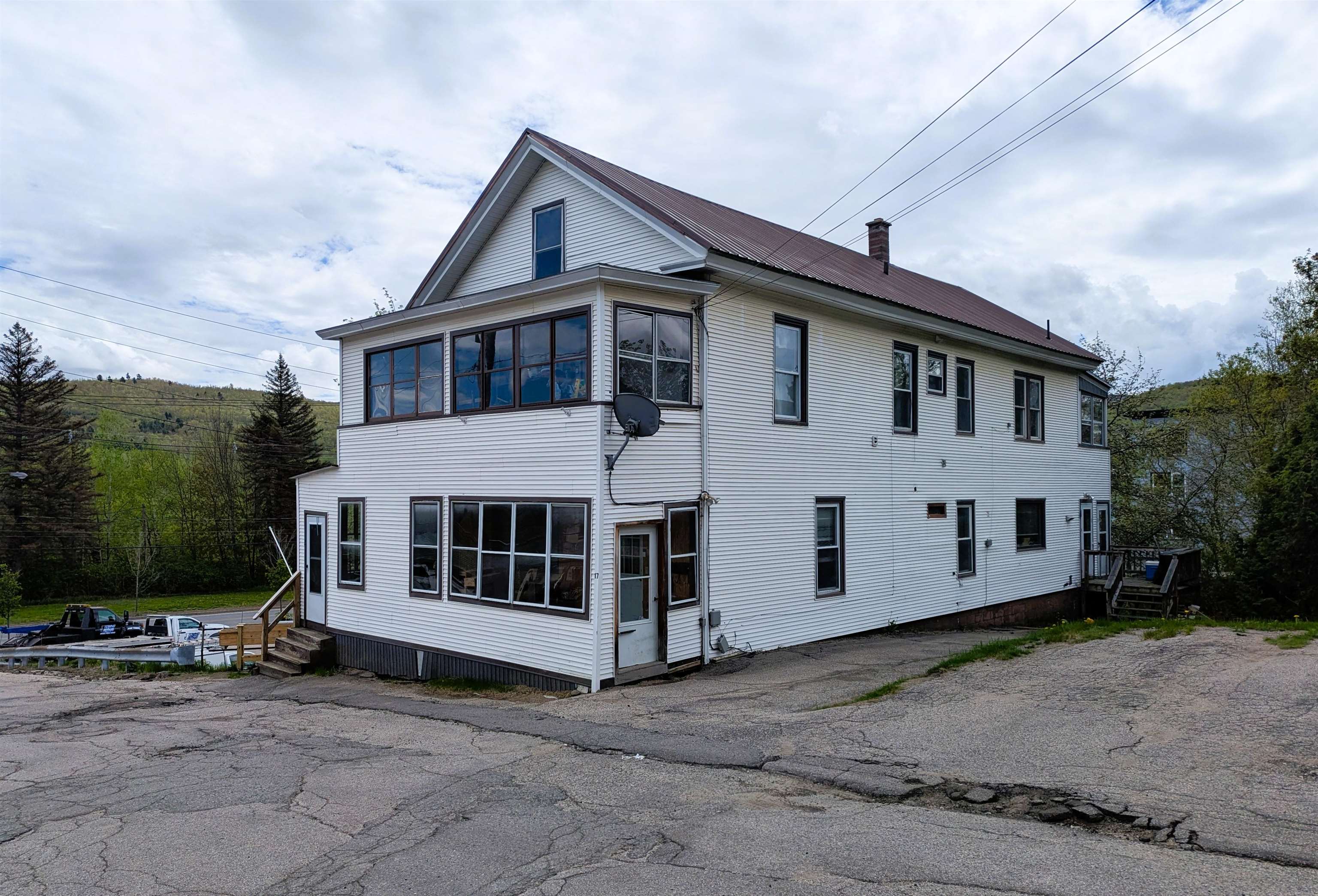 17 Hemlock Ln, Berlin, NH 03570