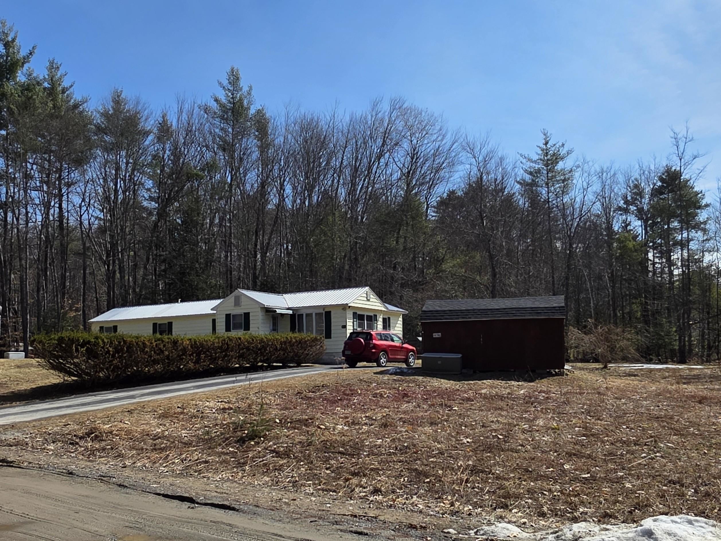 149 Golden Circle Dr, Farmington, NH 03835