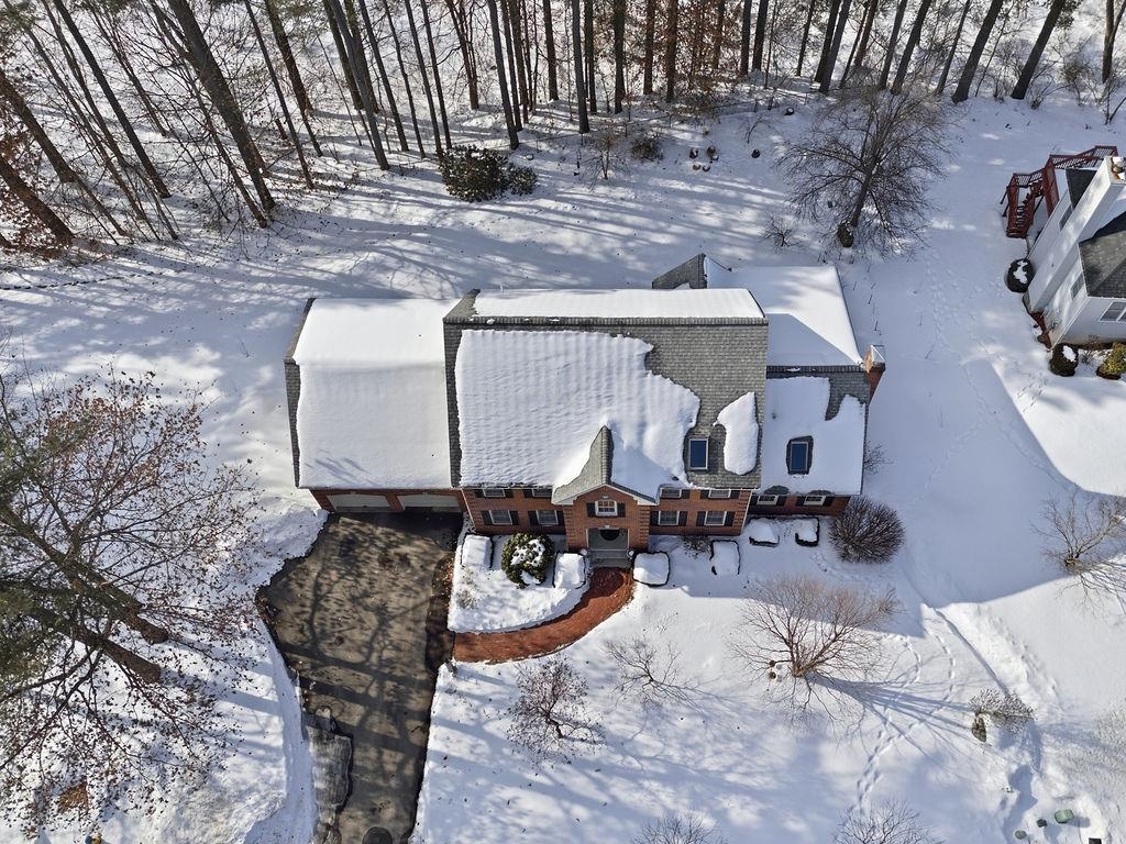 20 Salmon Brook Dr, Nashua, NH 03062