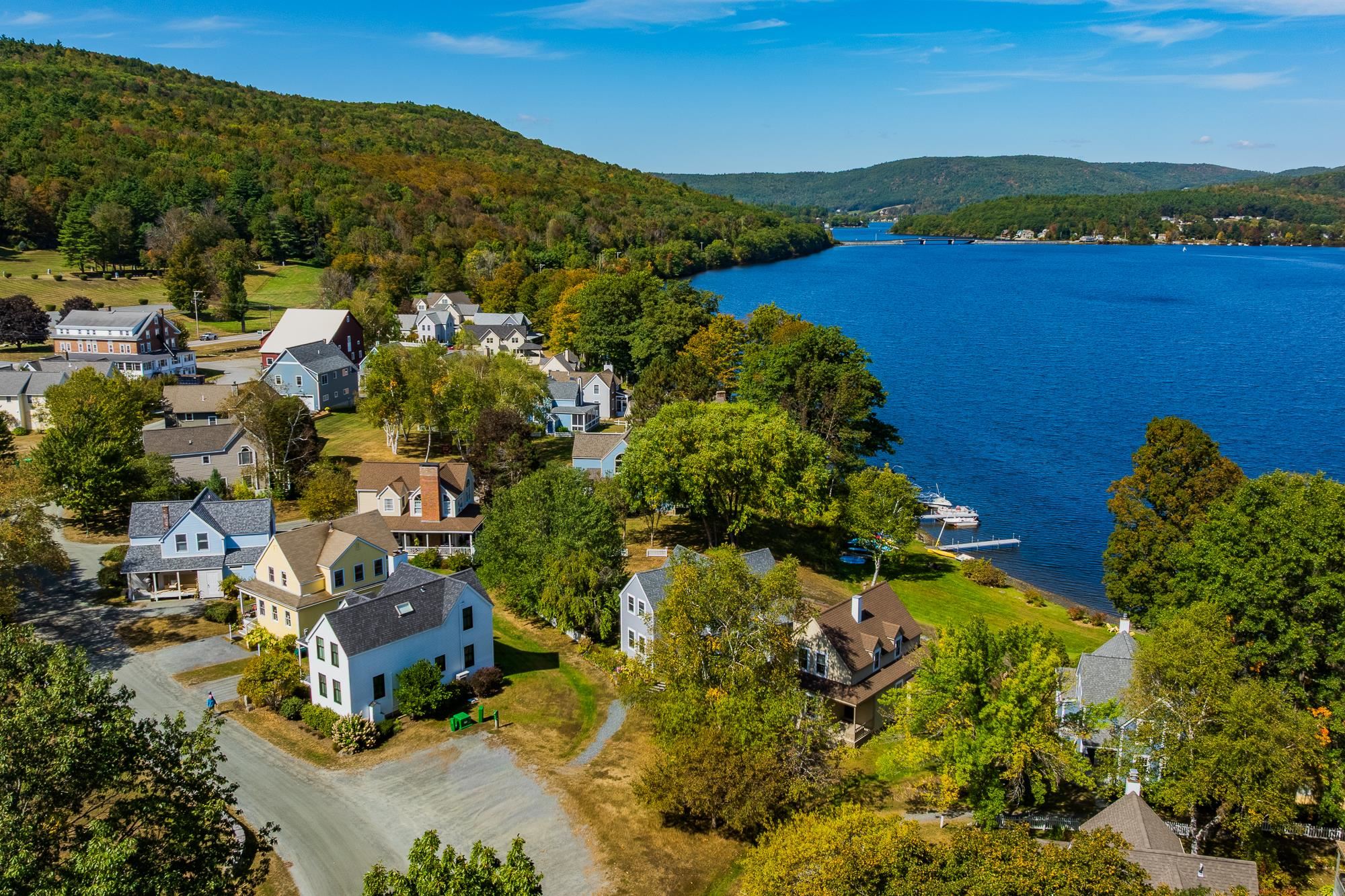 41 Chosen Vale Ln, Enfield, NH 03748