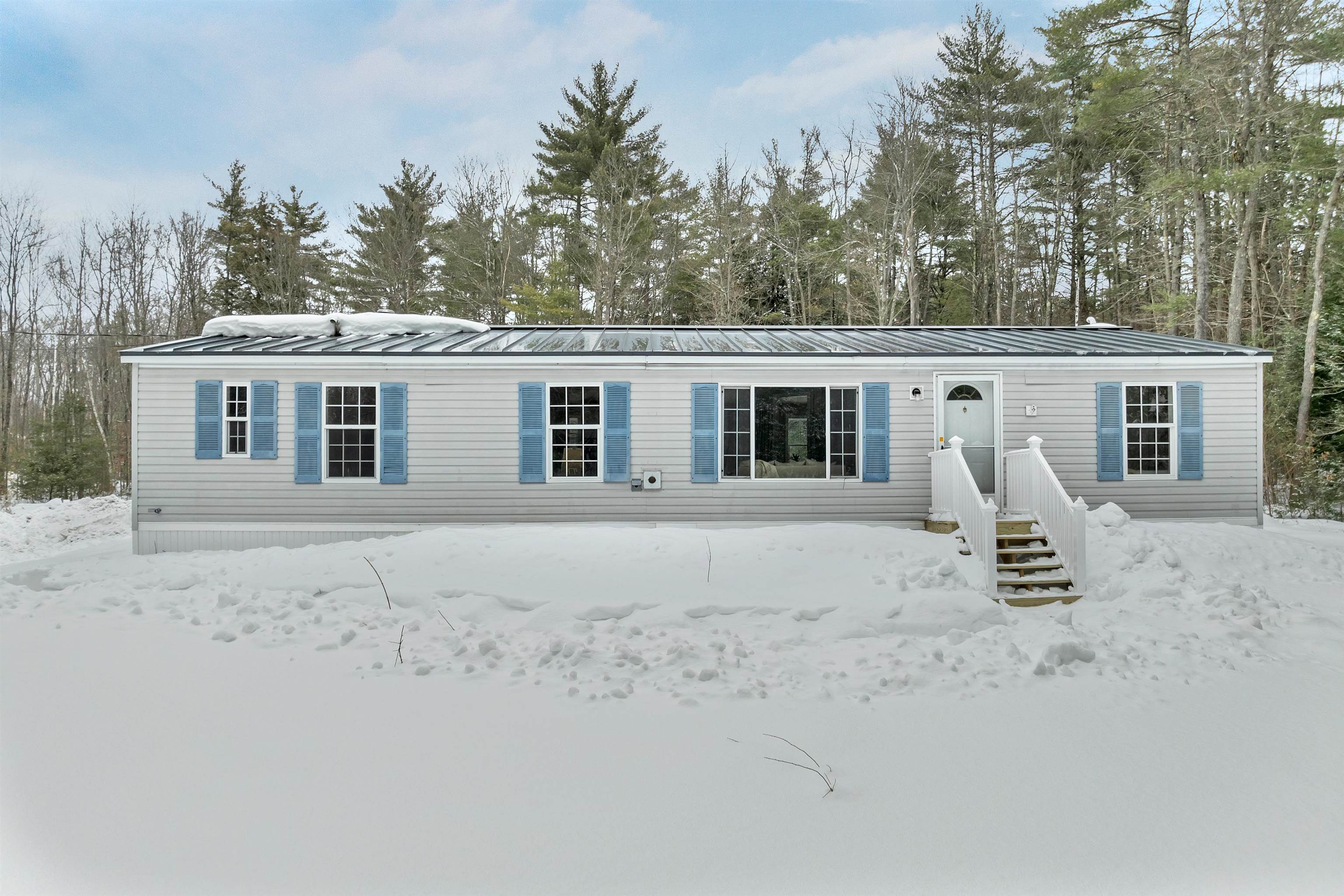 146 Old Bennington Rd, Greenfield, NH 03047