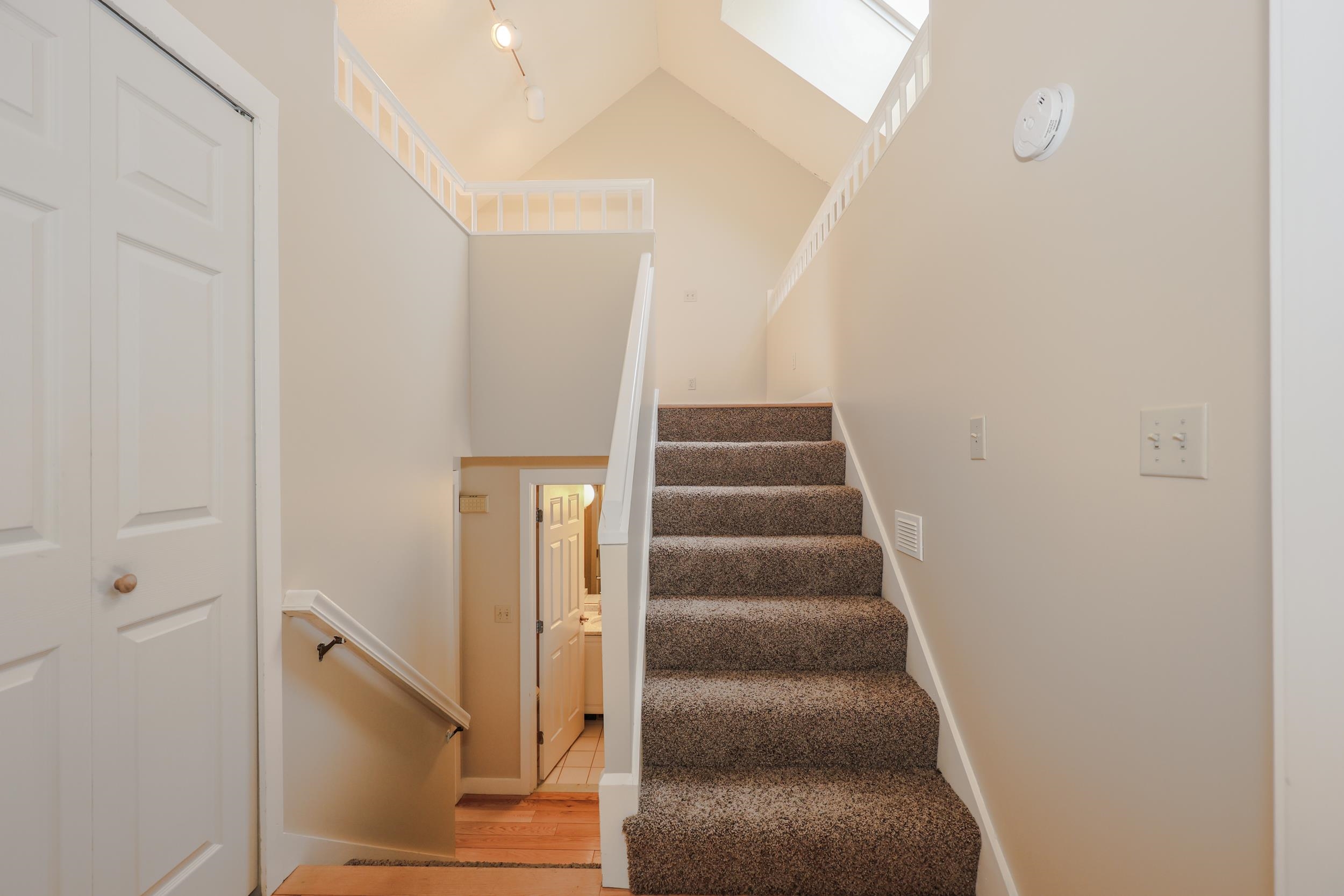 6 Green Heron Ln, Nashua, NH 03062