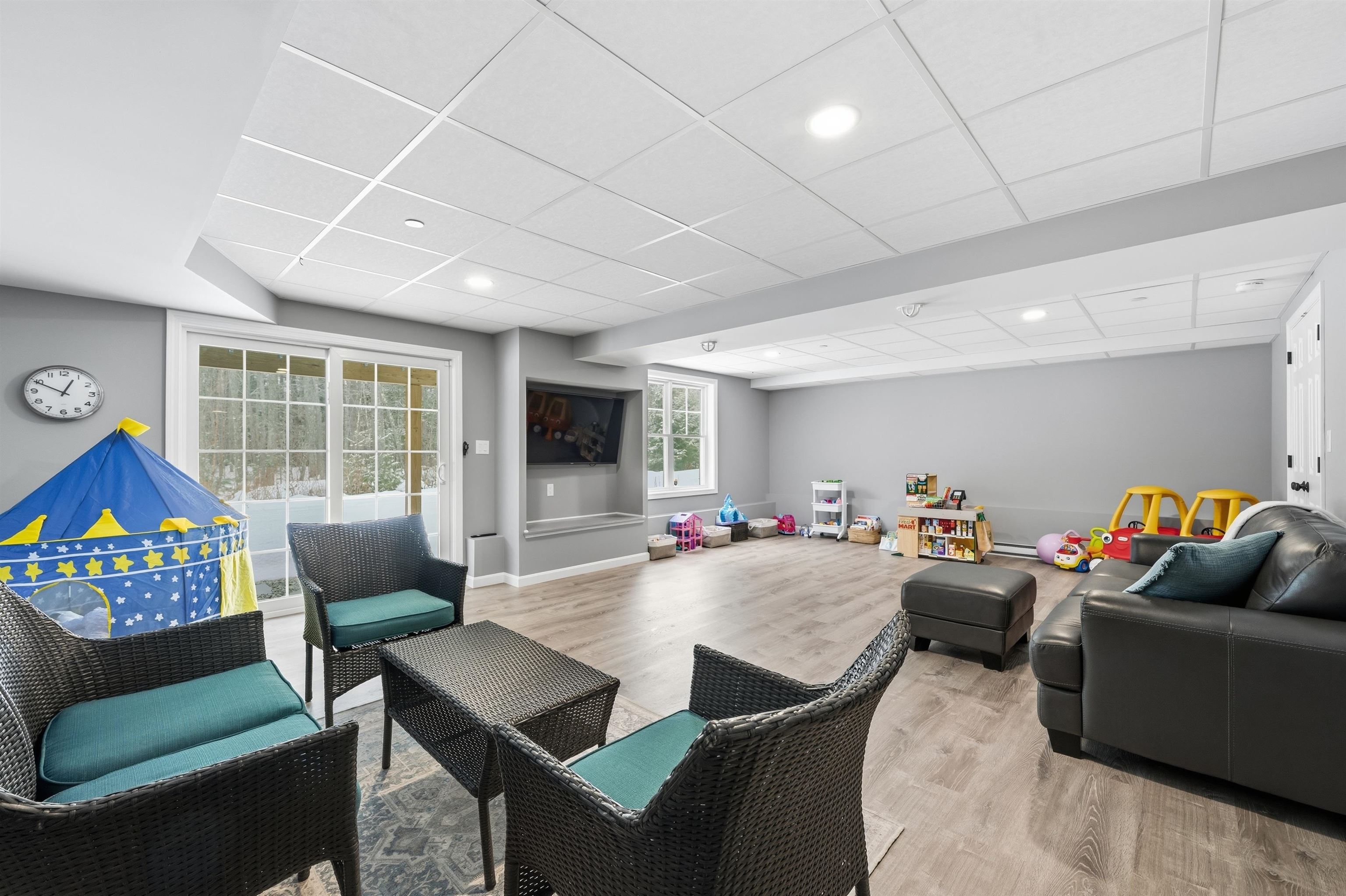 237 Woodview Way, Manchester, NH 03102