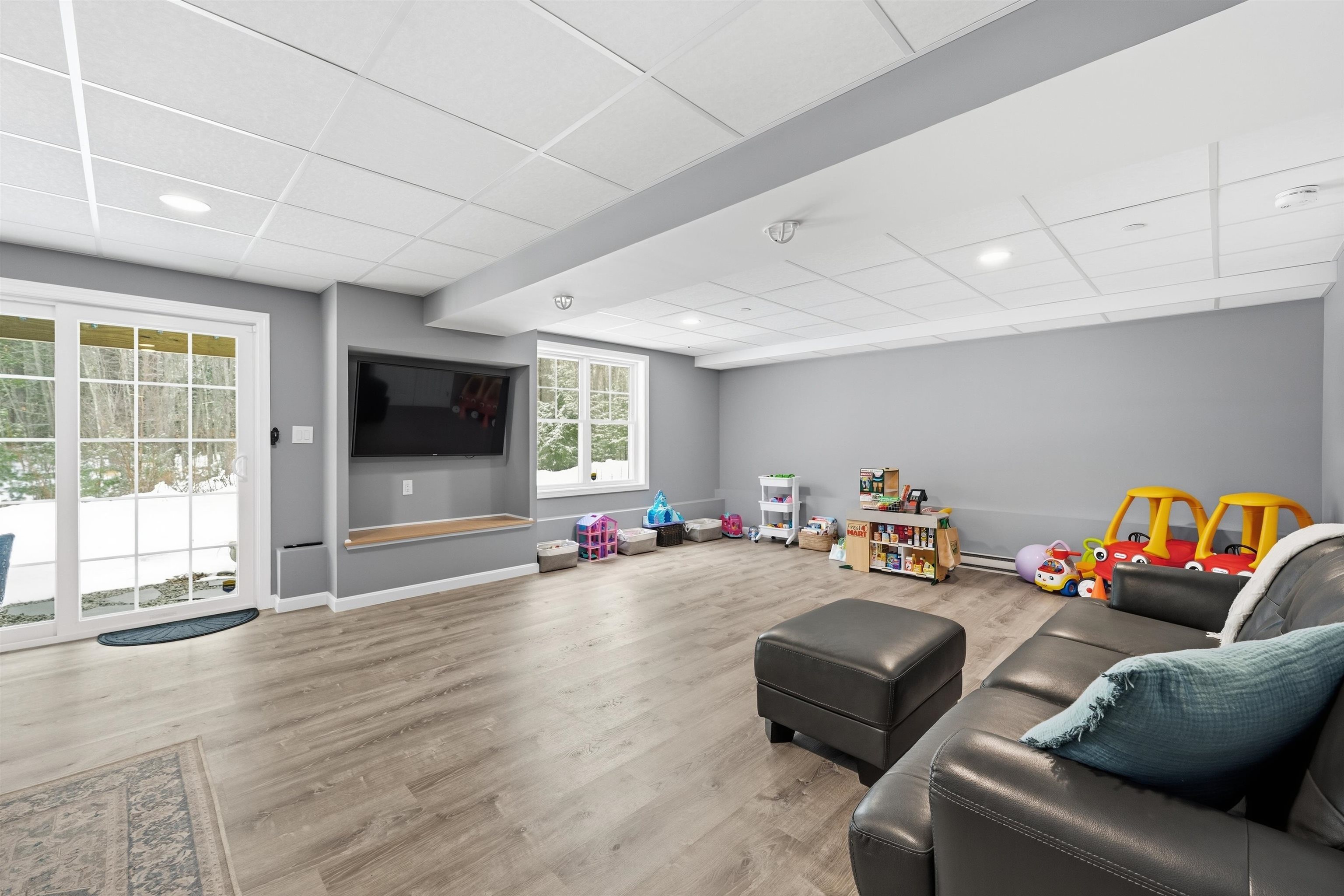 237 Woodview Way, Manchester, NH 03102