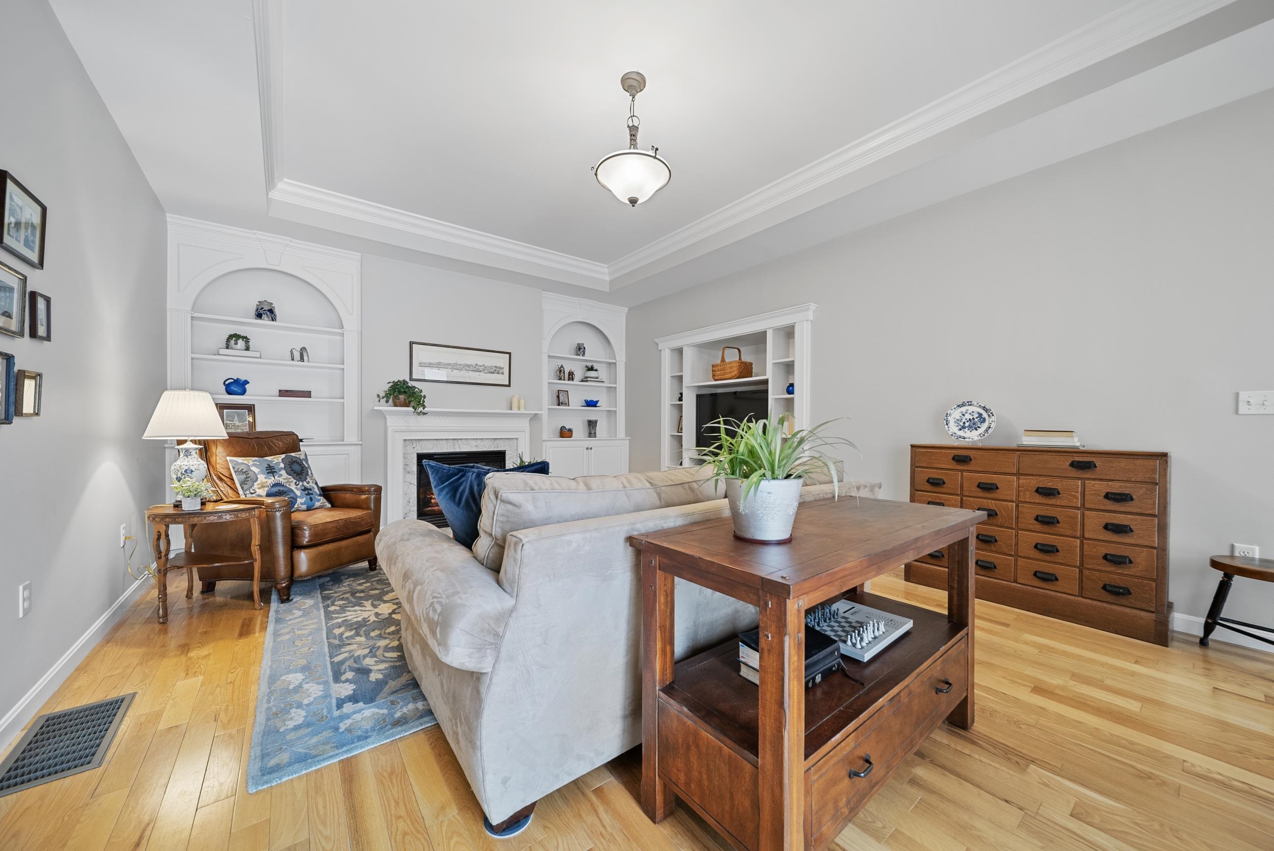 10 Houston Dr, Nashua, NH 03062