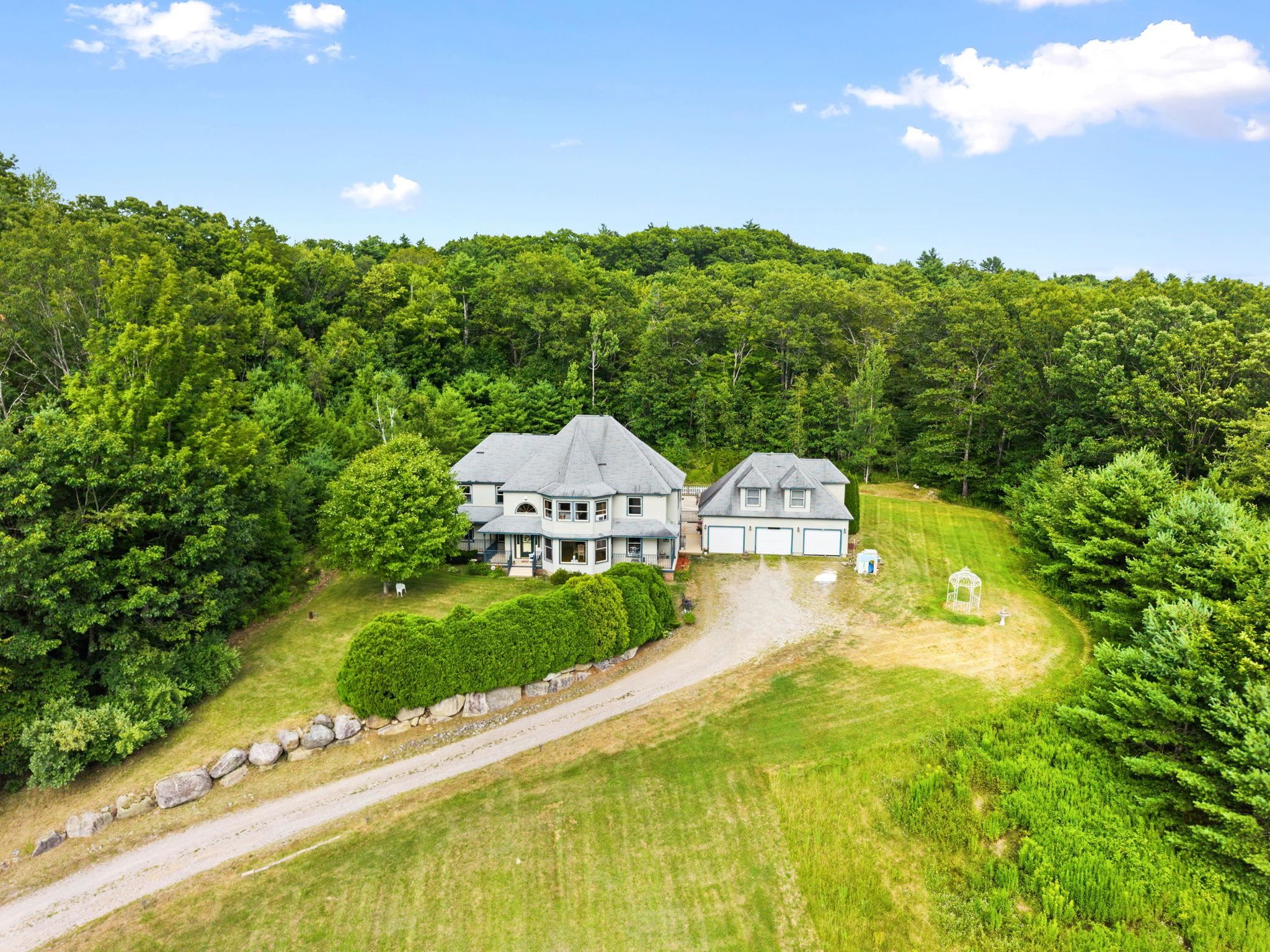 103 Renshaw Rd, Weare, NH 03281