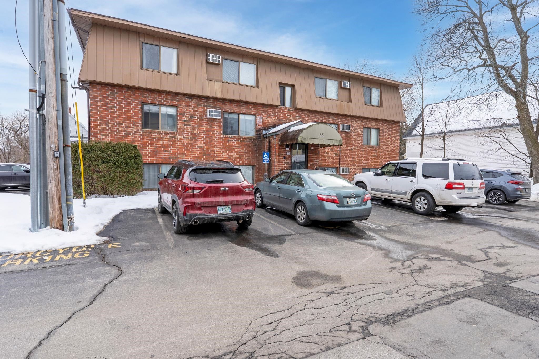 55 Log St, Manchester, NH 03102