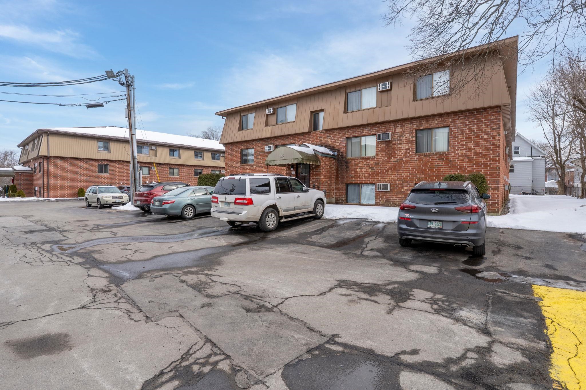 55 Log St, Manchester, NH 03102