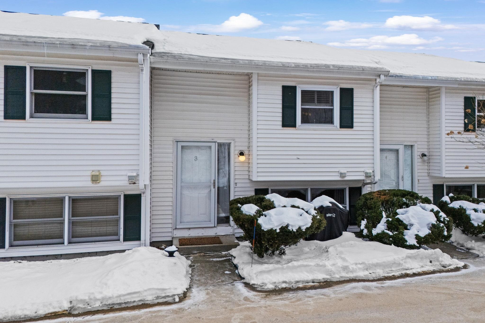 883 Mammoth Rd, Manchester, NH 03104