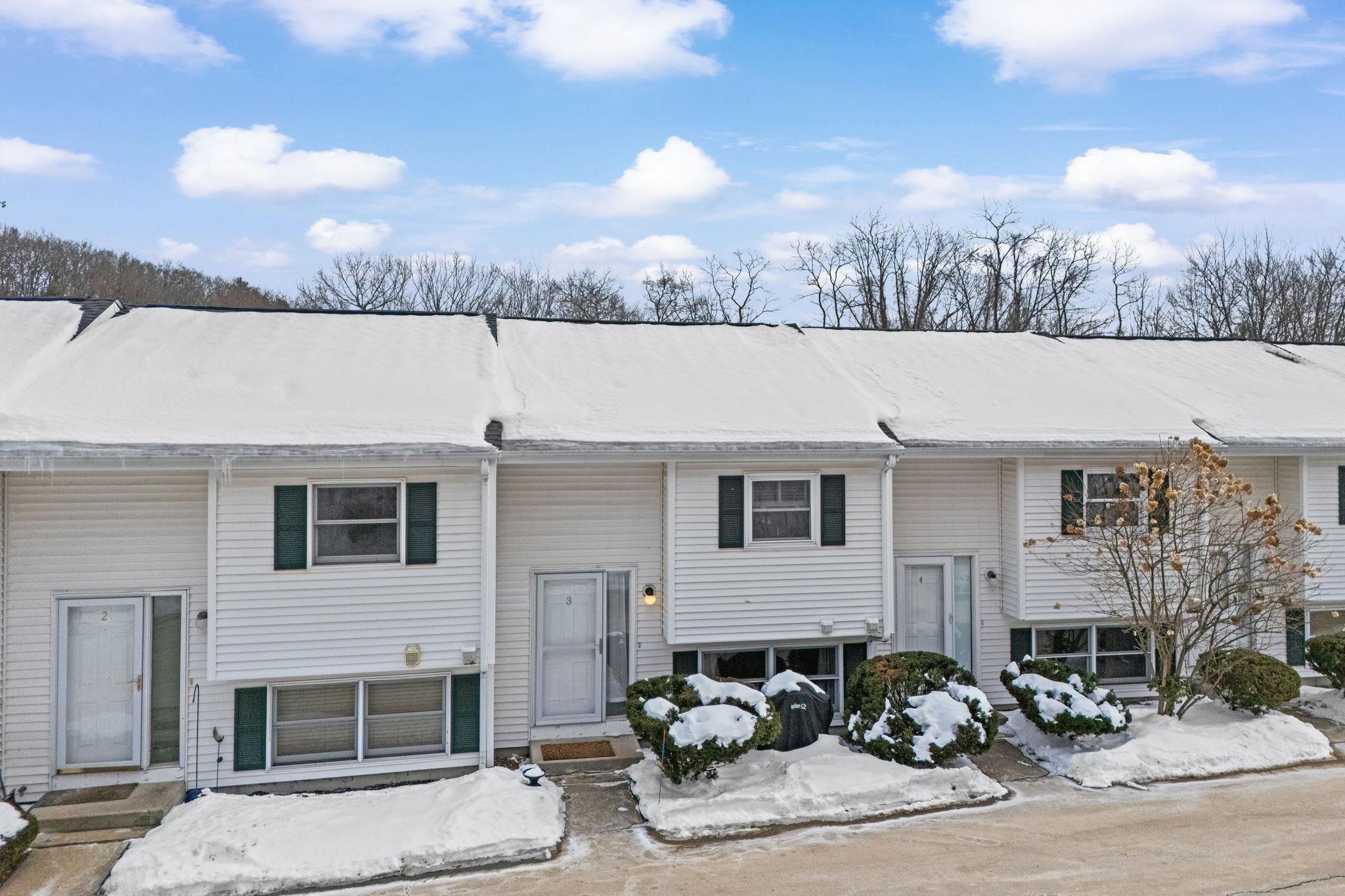 883 Mammoth Rd, Manchester, NH 03104