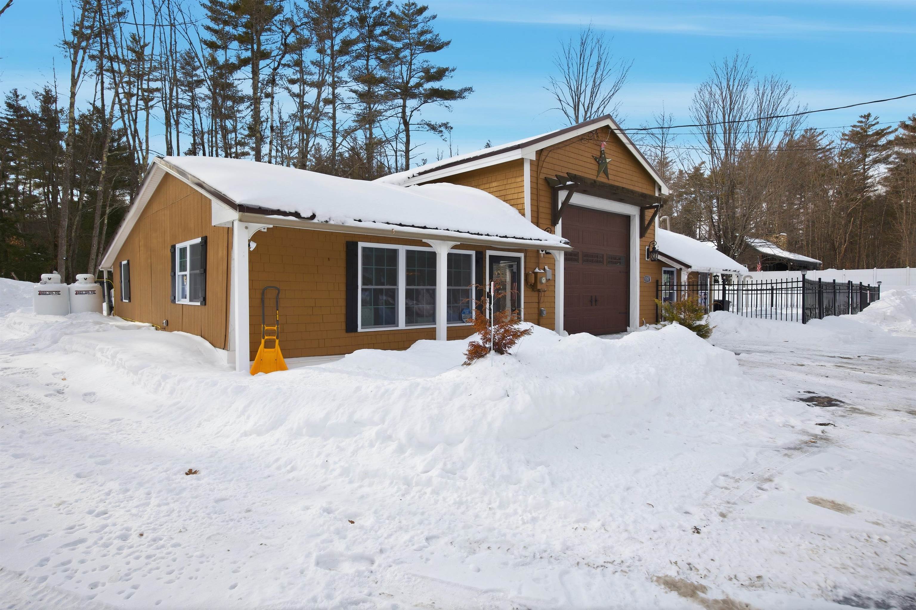 1287 Bearcamp Hw, Tamworth, NH 03833