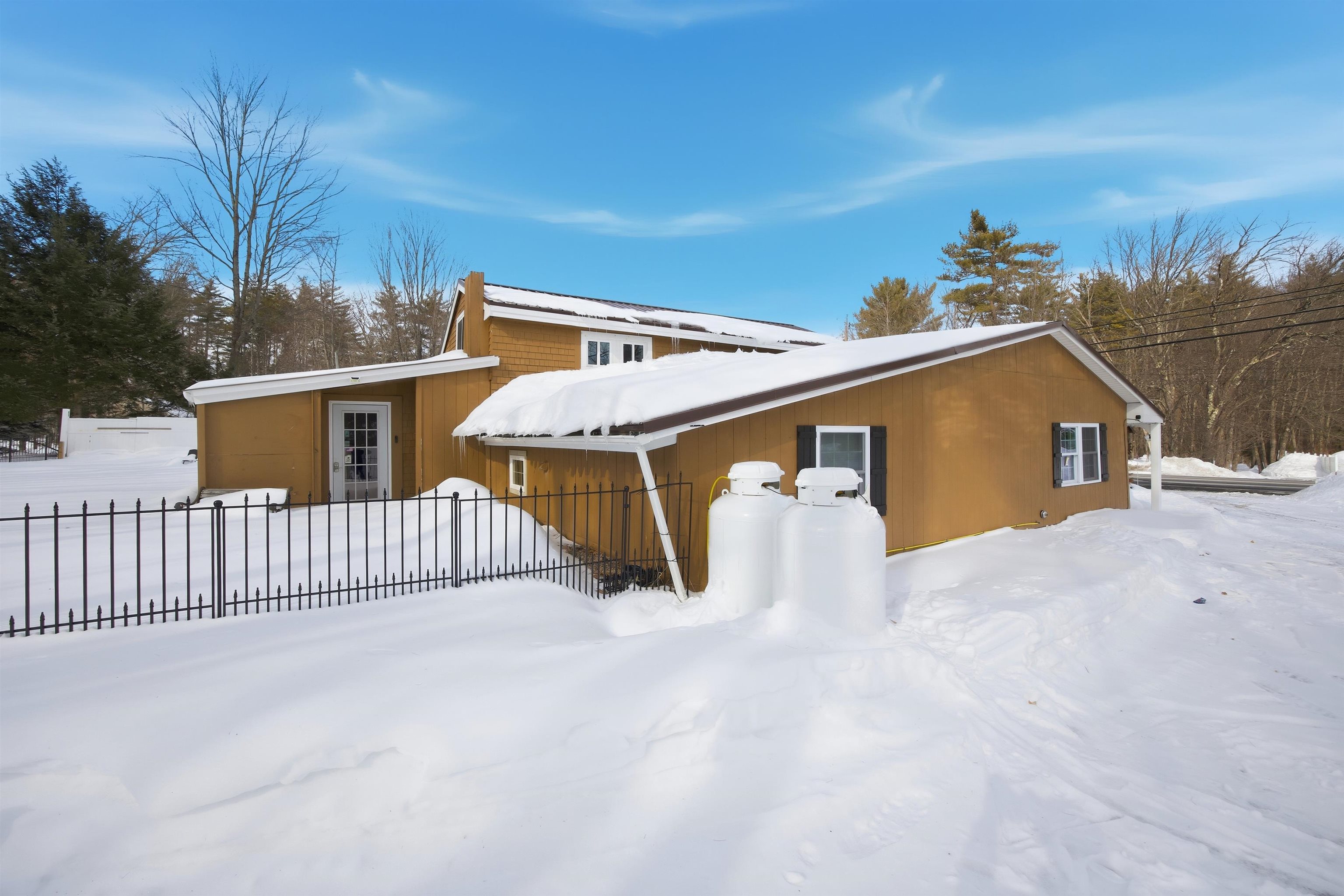 1287 Bearcamp Hw, Tamworth, NH 03833