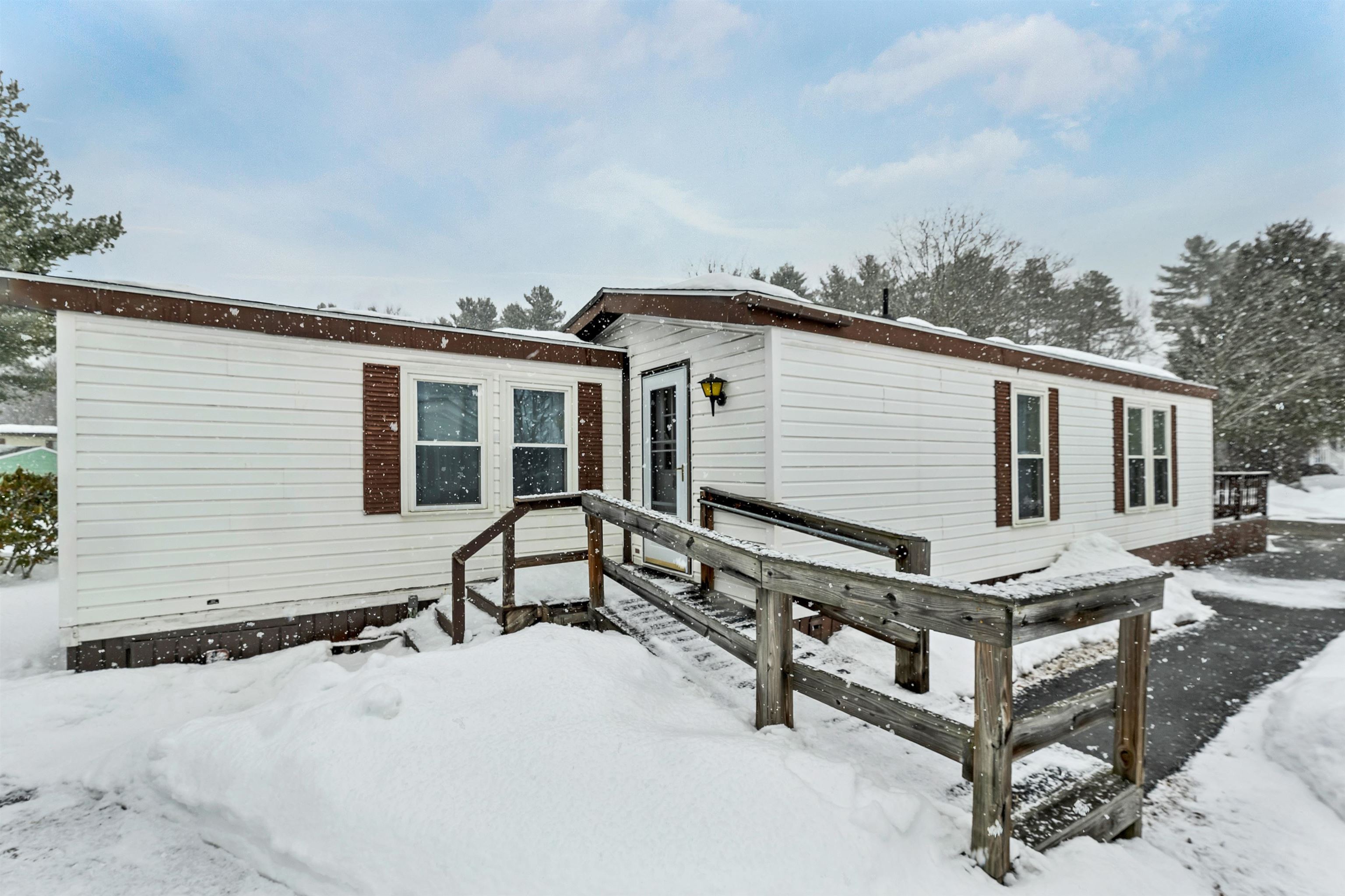 179 Donald Dr, Goffstown, NH 03045