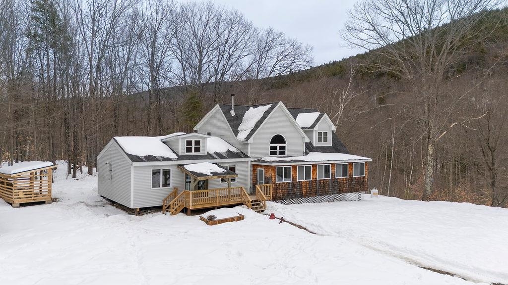 570 County Rd, Bradford, NH 03221