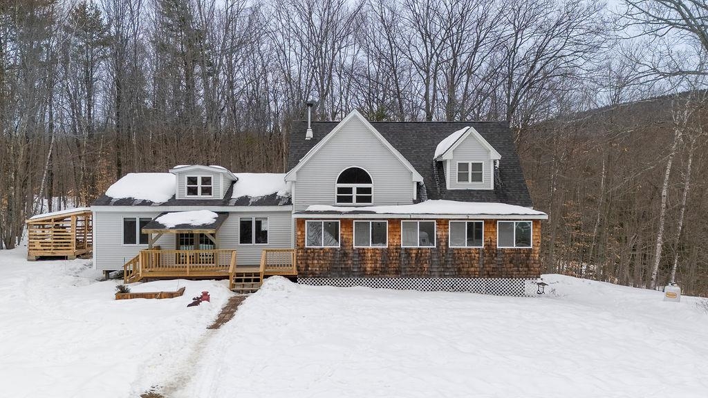 570 County Rd, Bradford, NH 03221