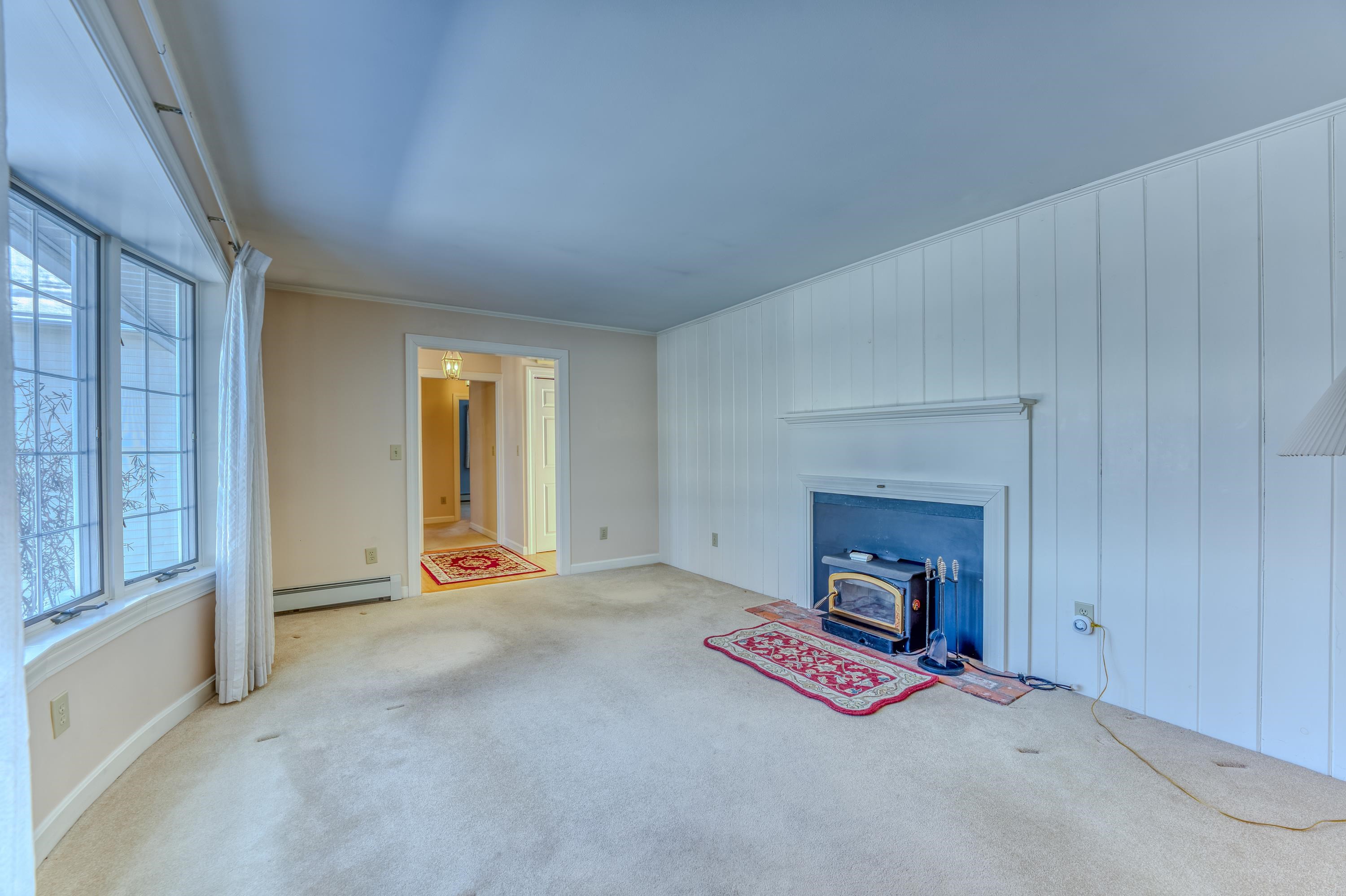 477 Sunset Hill Rd, Sugar Hill, NH 03586