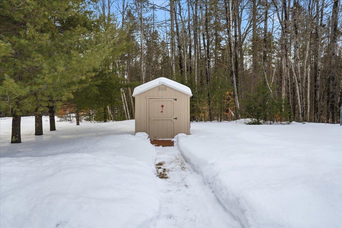 5 Pamela Dr, Hopkinton, NH 03229