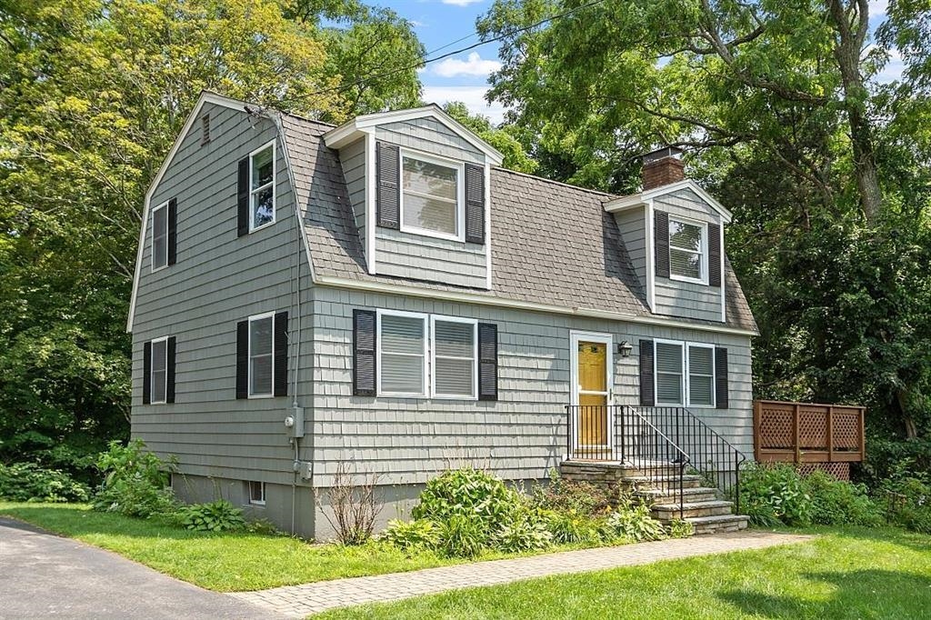 106 N Lowell Rd, Windham, NH 03087