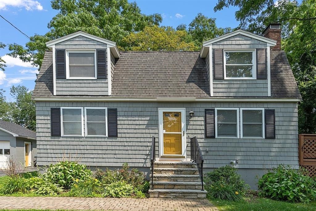 106 N Lowell Rd, Windham, NH 03087