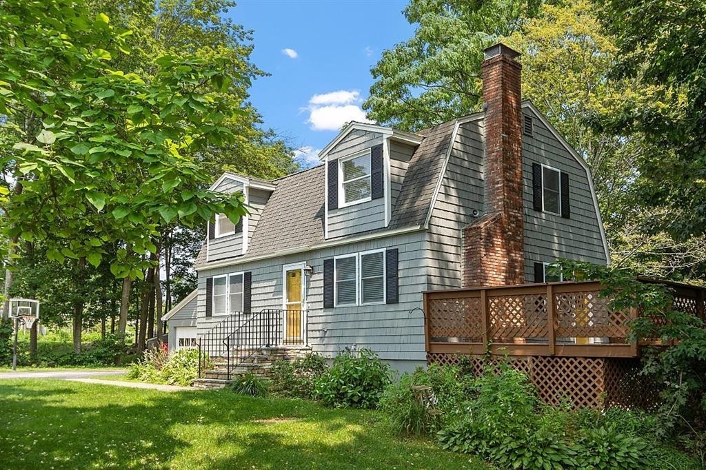 106 N Lowell Rd, Windham, NH 03087