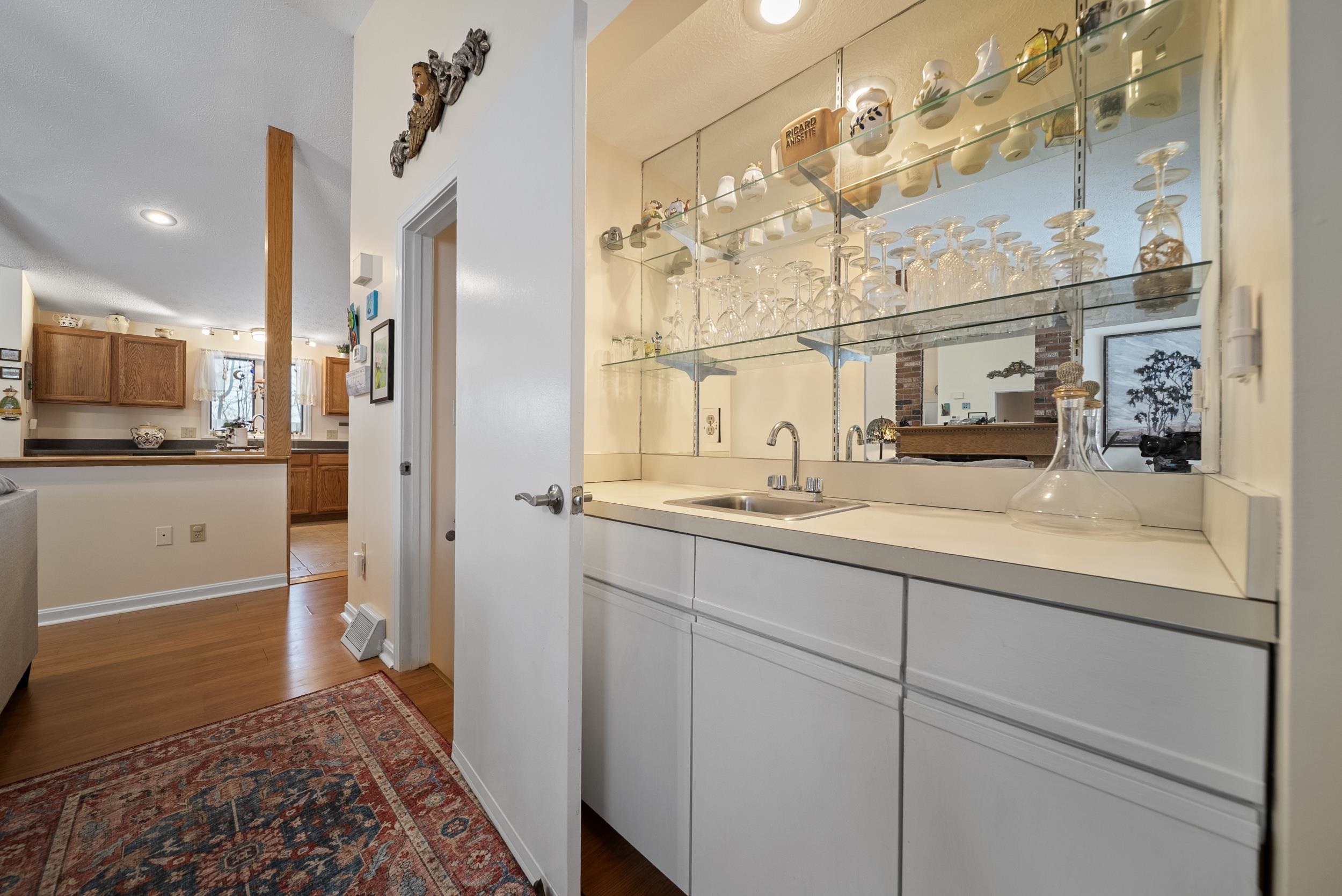 7 Meghan Dr, Nashua, NH 03063