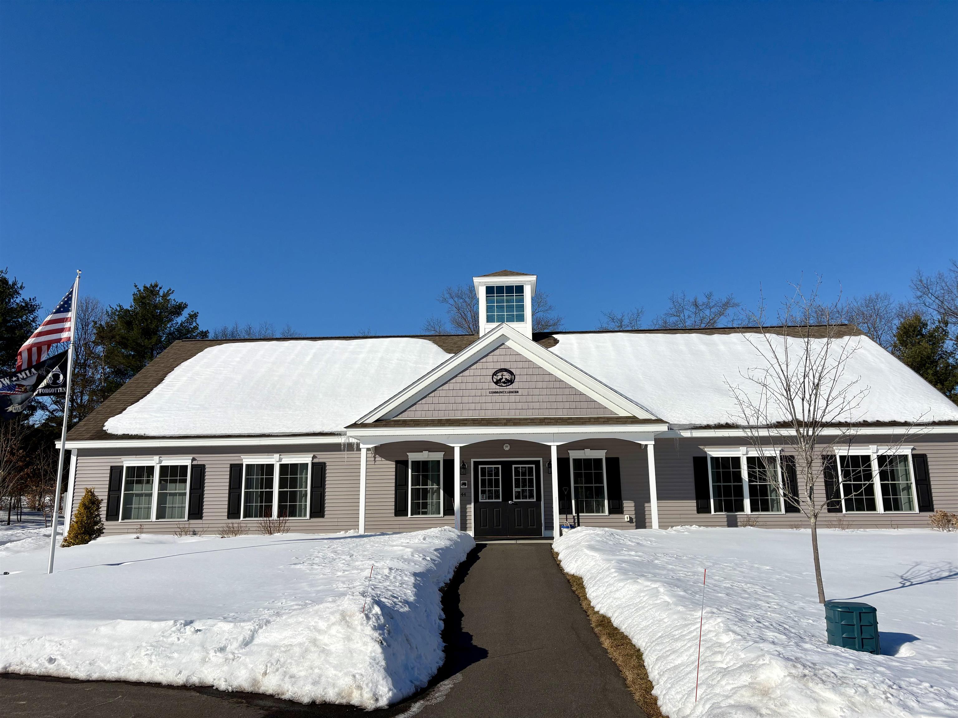 20 Cricketfield Ln, Hudson, NH 03051