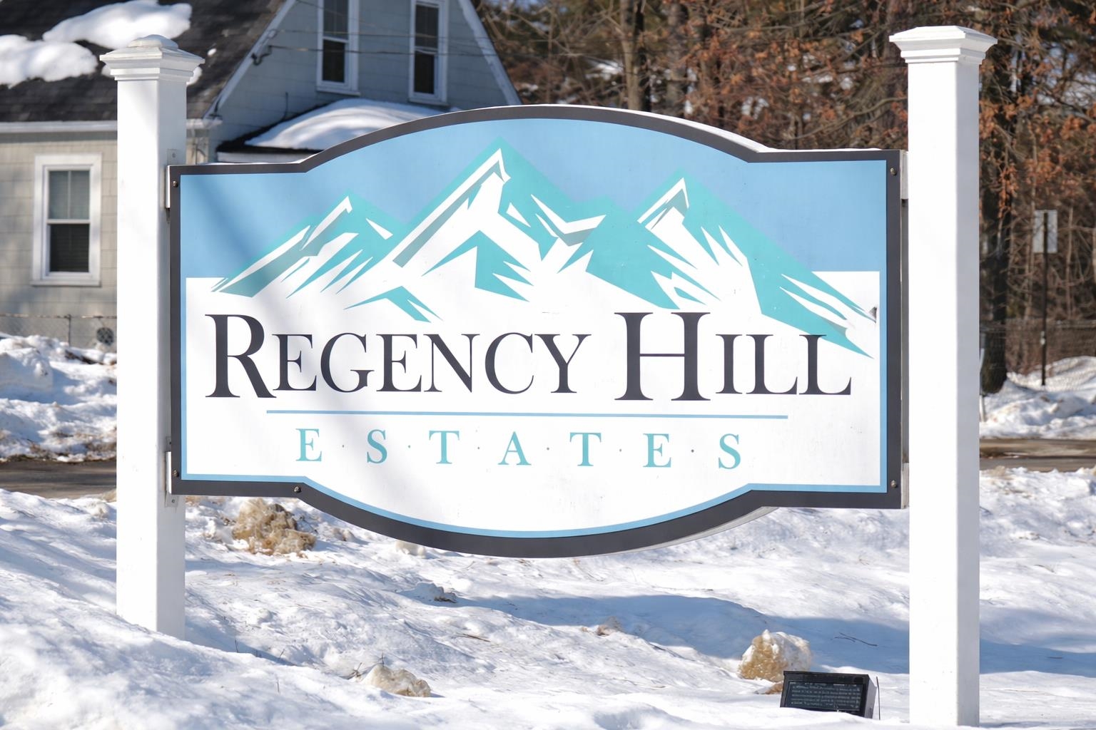 12 East Side Dr #11, Concord, NH 03301